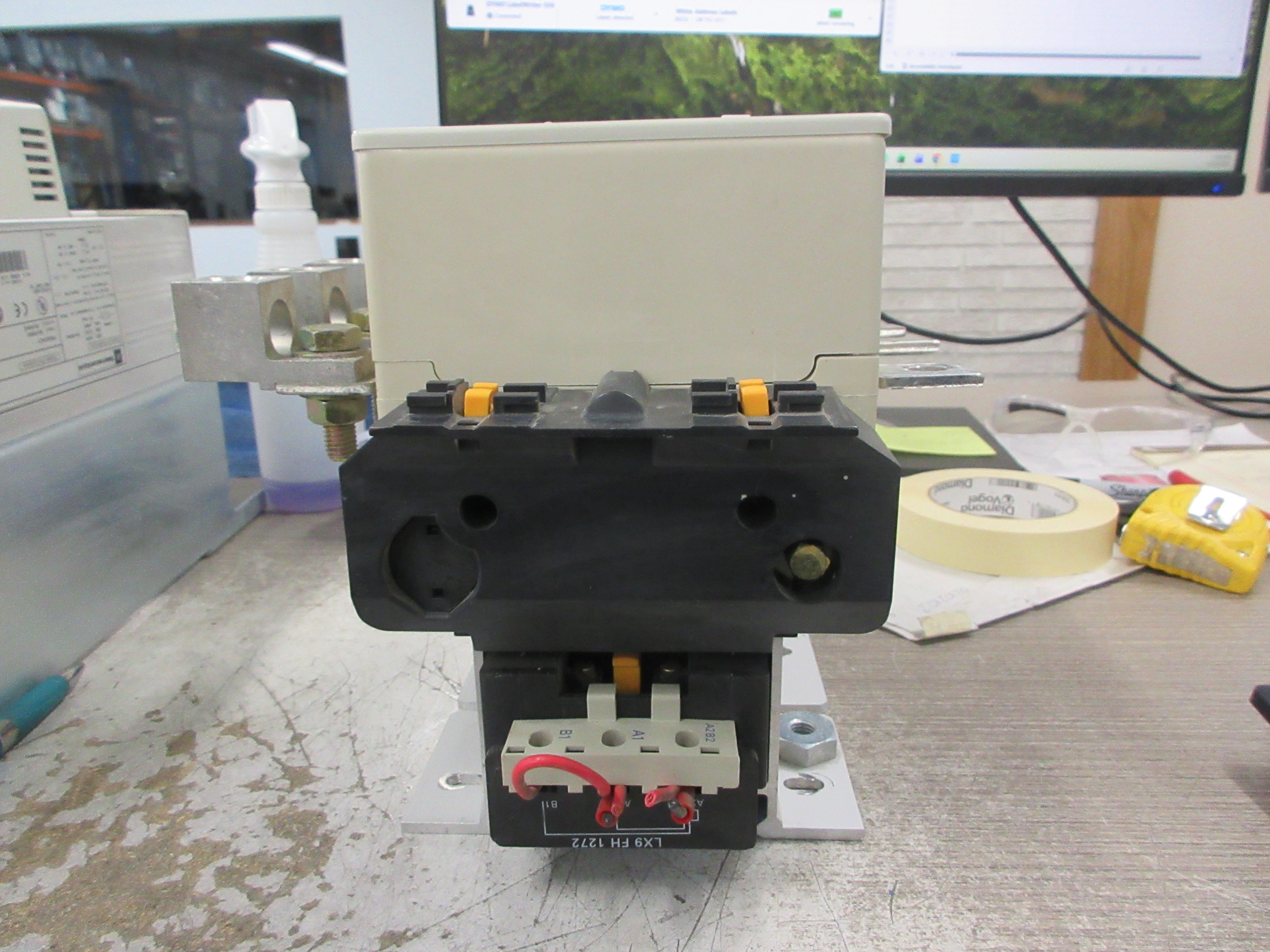 Telemecanique Contactor LC1F265 120-127V Coil 40-400 Hz 285A 600V Used
