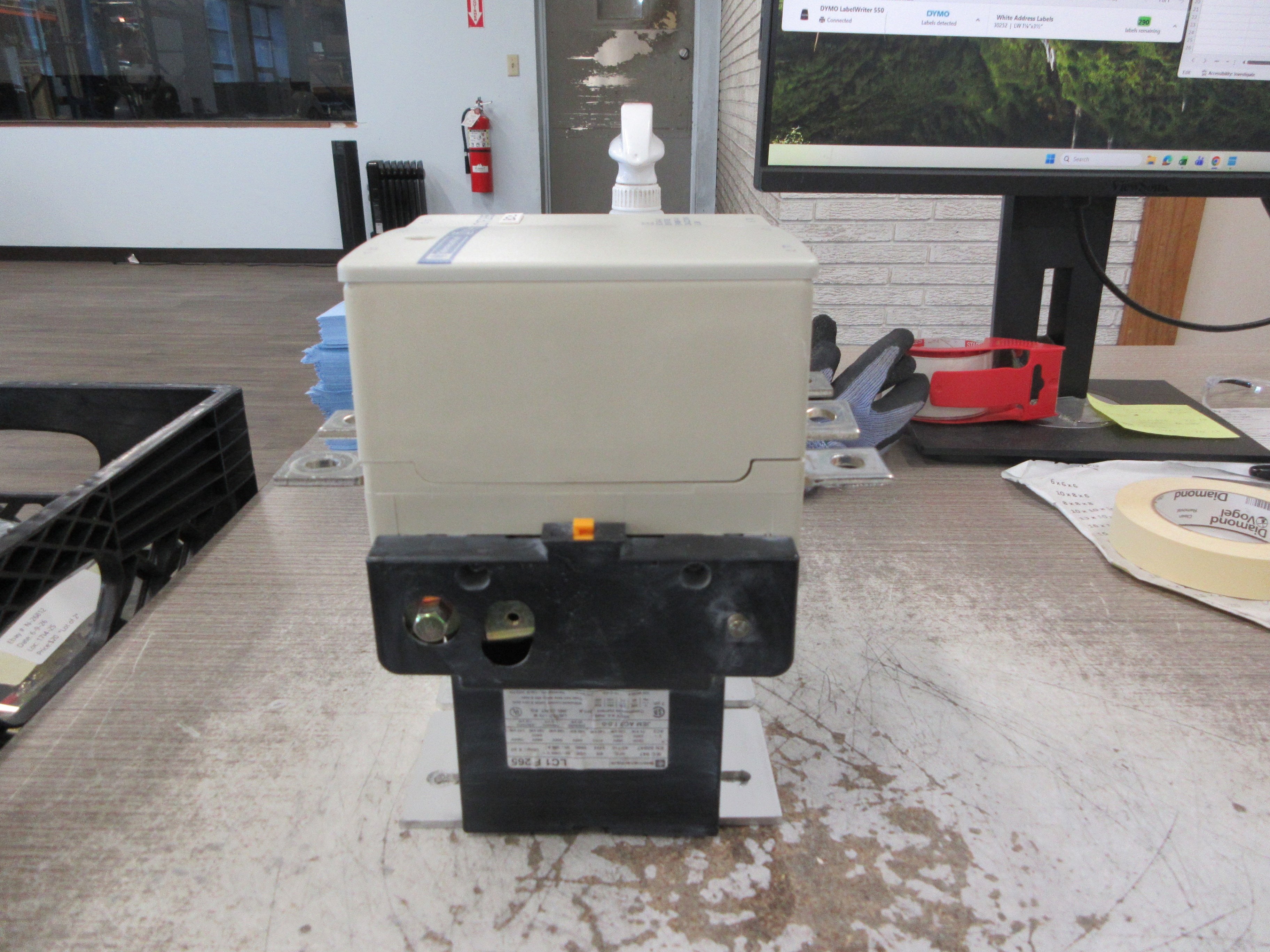 Telemecanique Contactor LC1F265 120-127V Coil 40-400 Hz 285A 600V Used