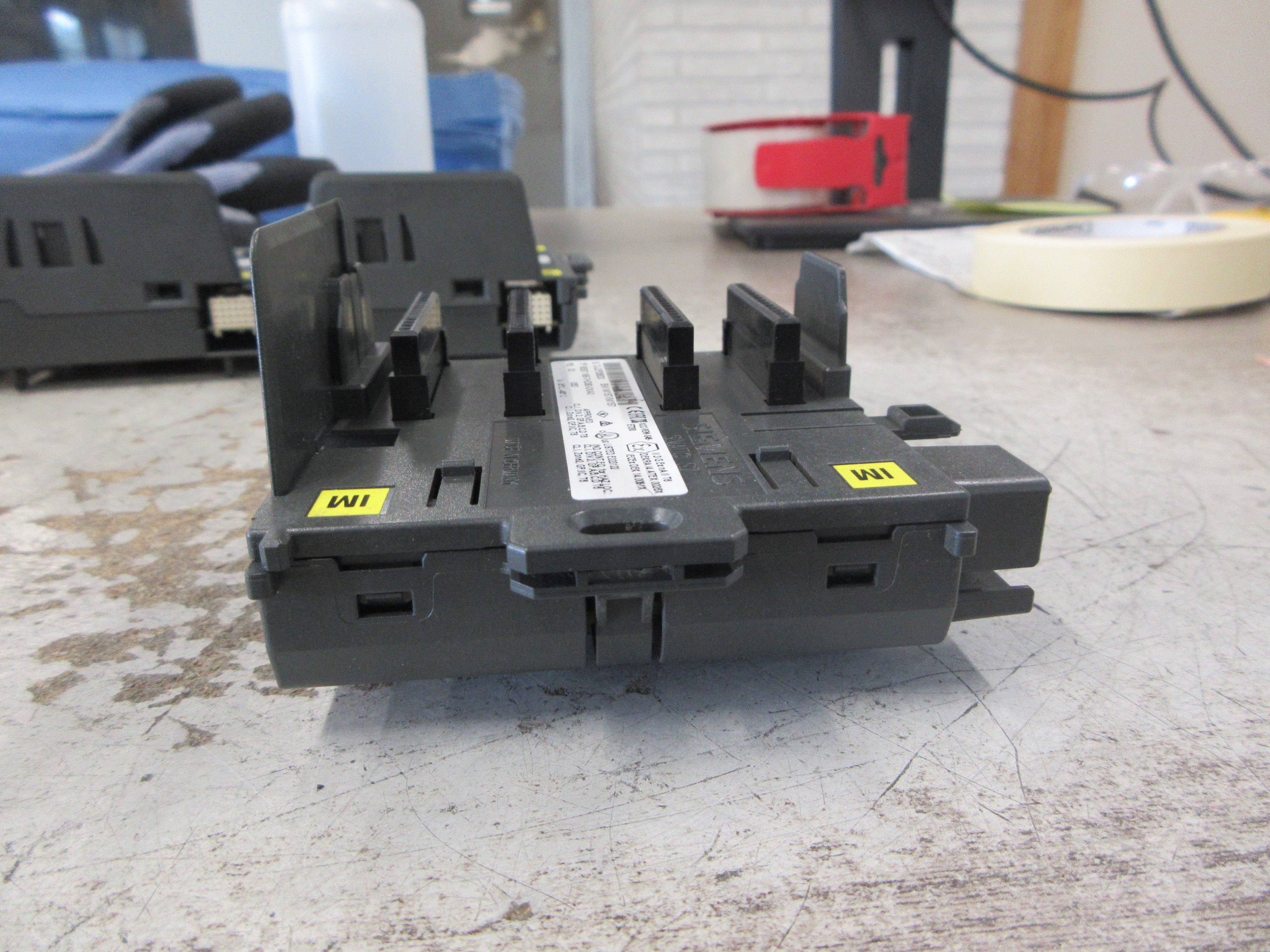 Siemens Bus Module 6ES7 195-7HD80-0XA0 FS: 02 Used