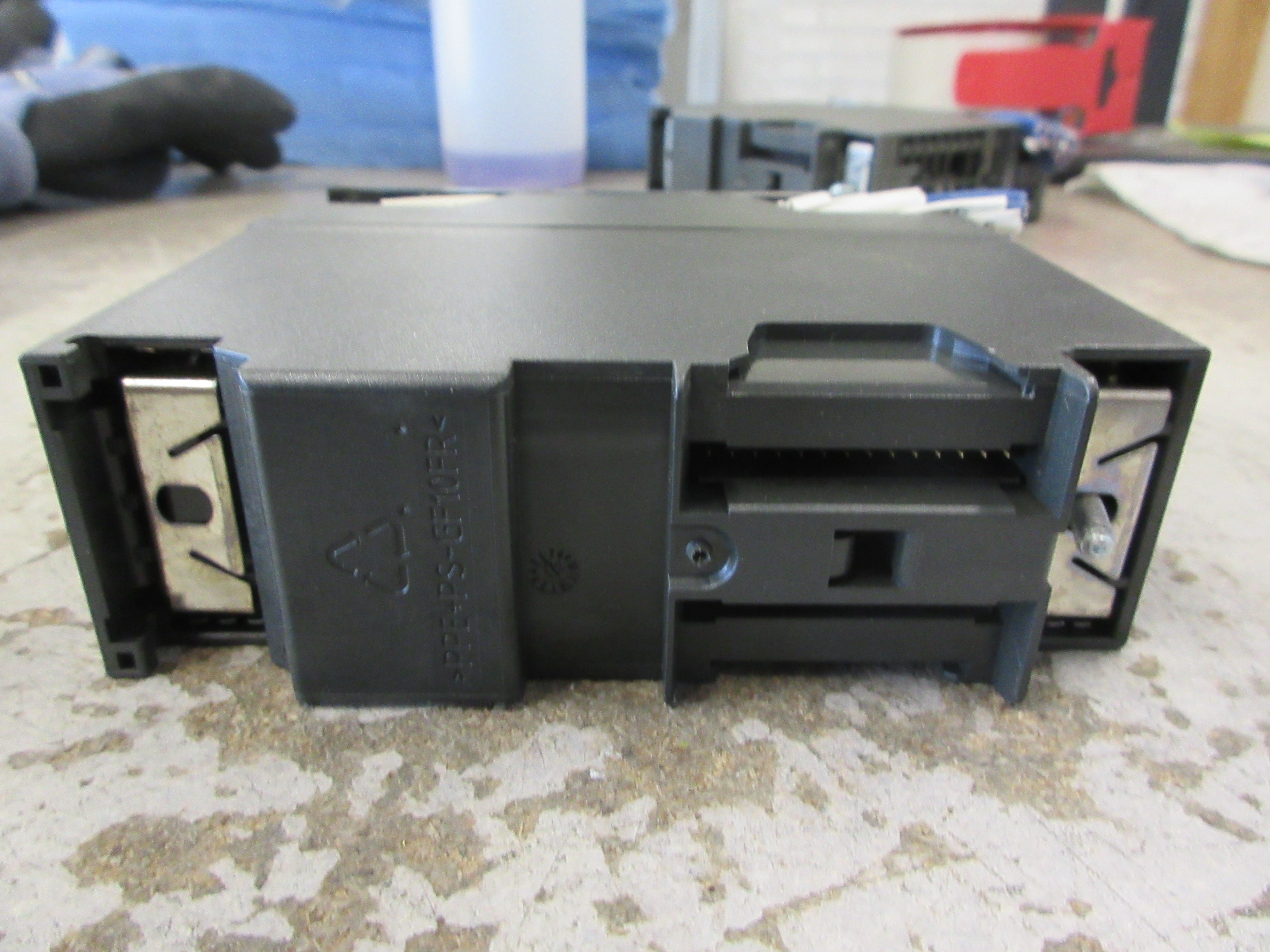 Siemens Simatic S7 Digital Output Module 6ES7 322-1HH01-0AA0 24VDC/240VAC Used