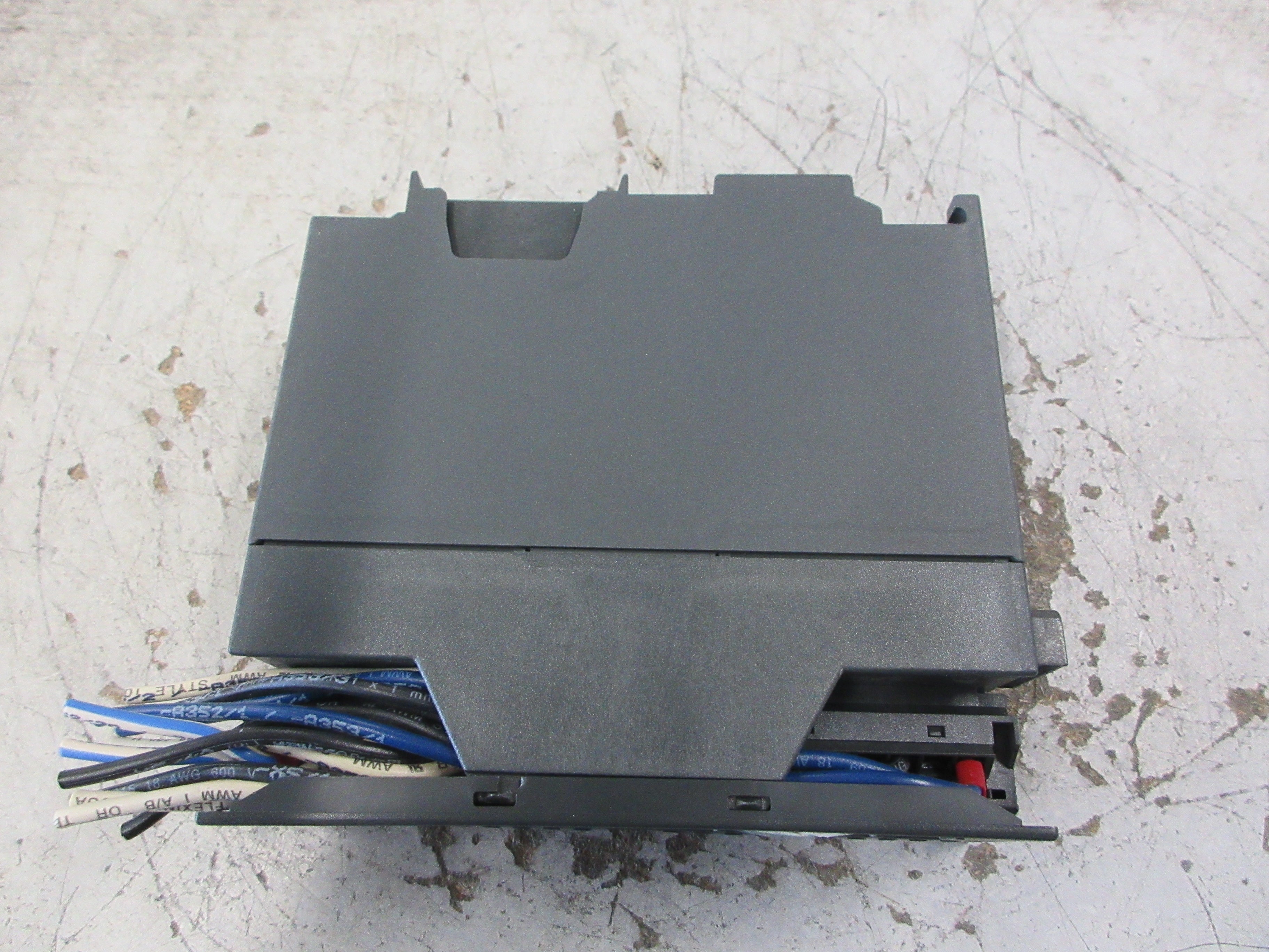 Siemens Simatic S7-300 Analog Output Module 6ES7 332-5HD01-0AB0 FS: 10 Used