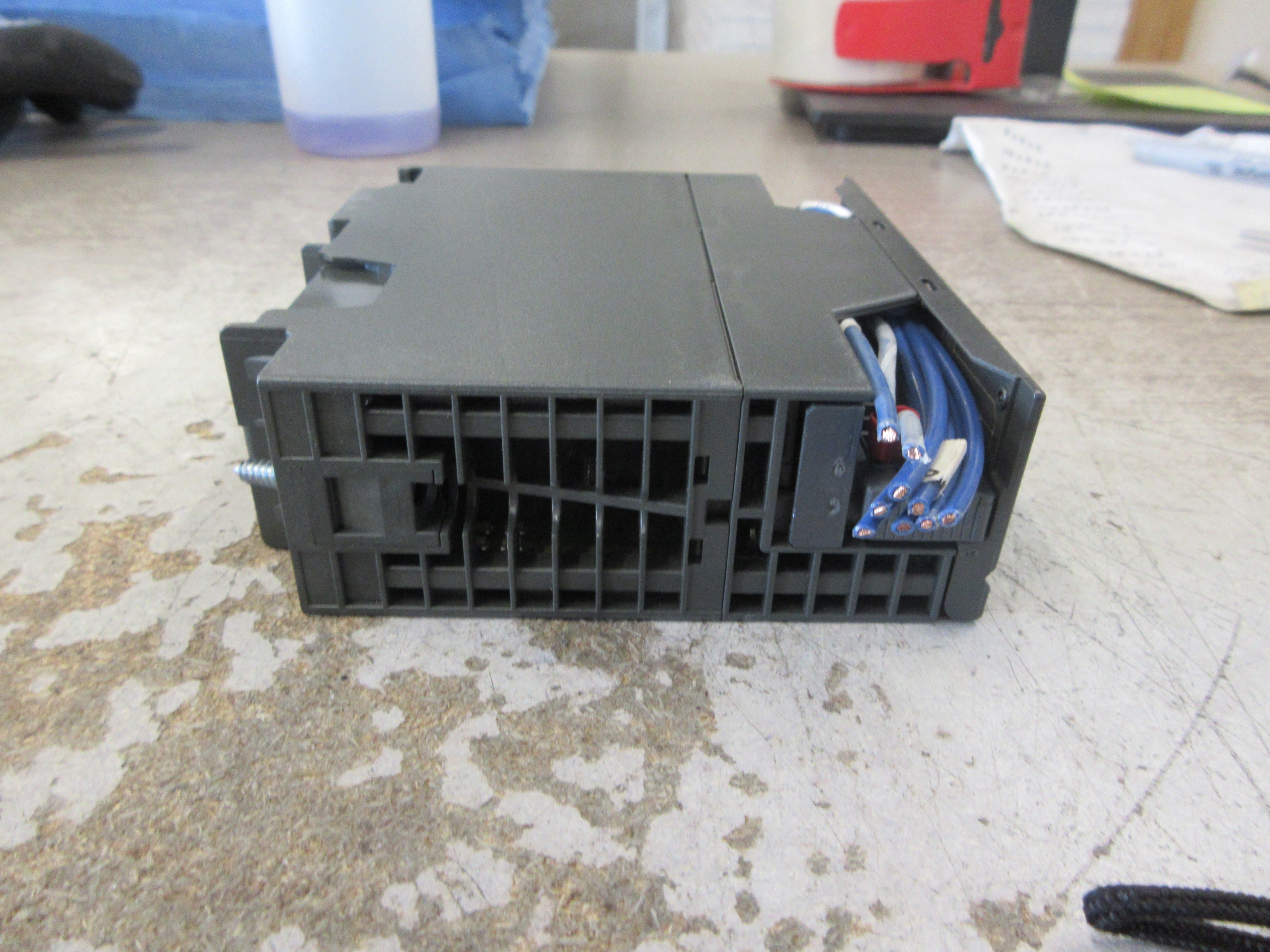 Siemens Simatic S7 Digital Output Module 6ES7 322-1BH01-0AA0 24VDC 0.5A Used