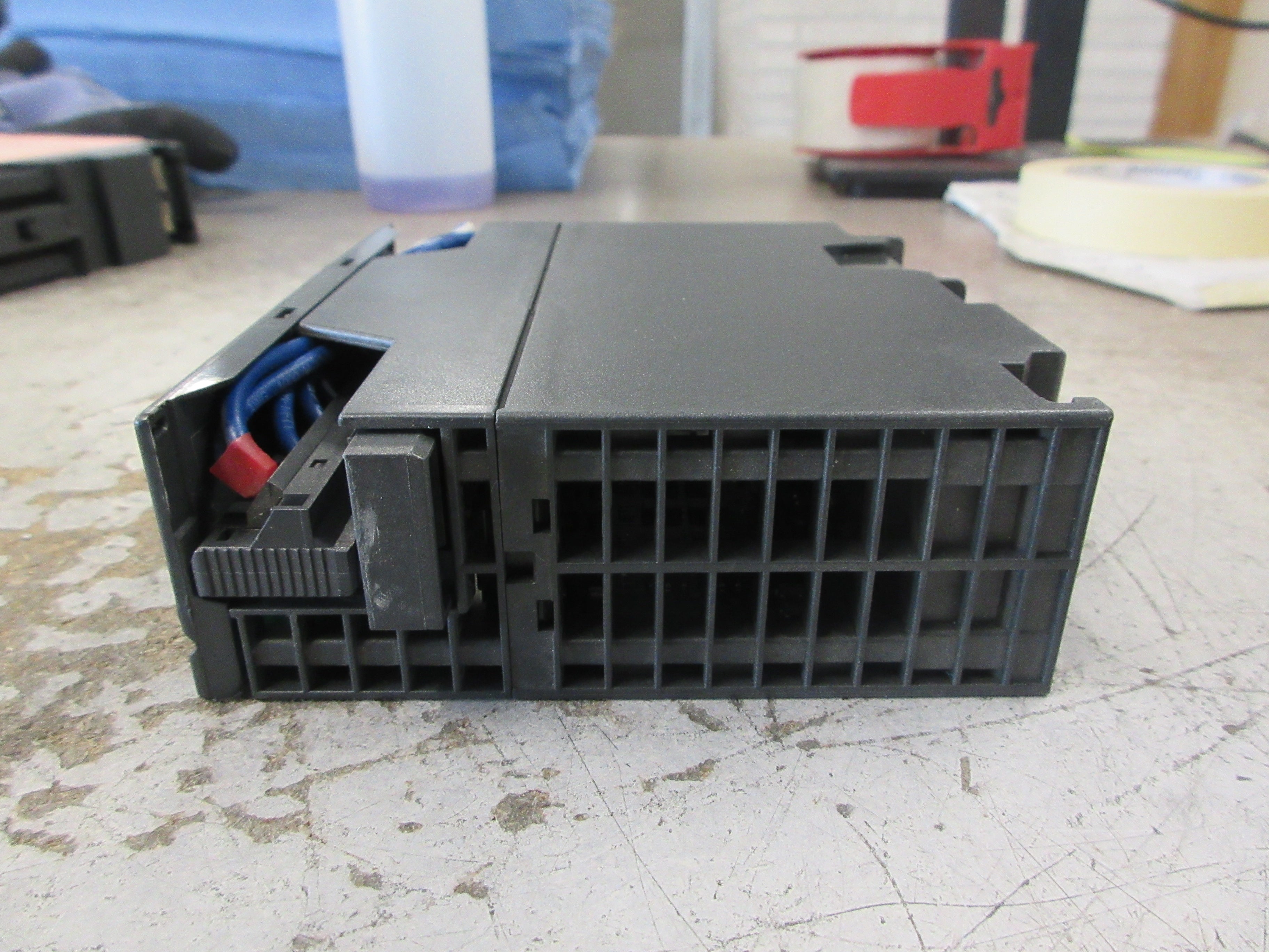Siemens Simatic S7 Isolated Digital Output Module 6ES7 322-1BF01-0AA0 Used