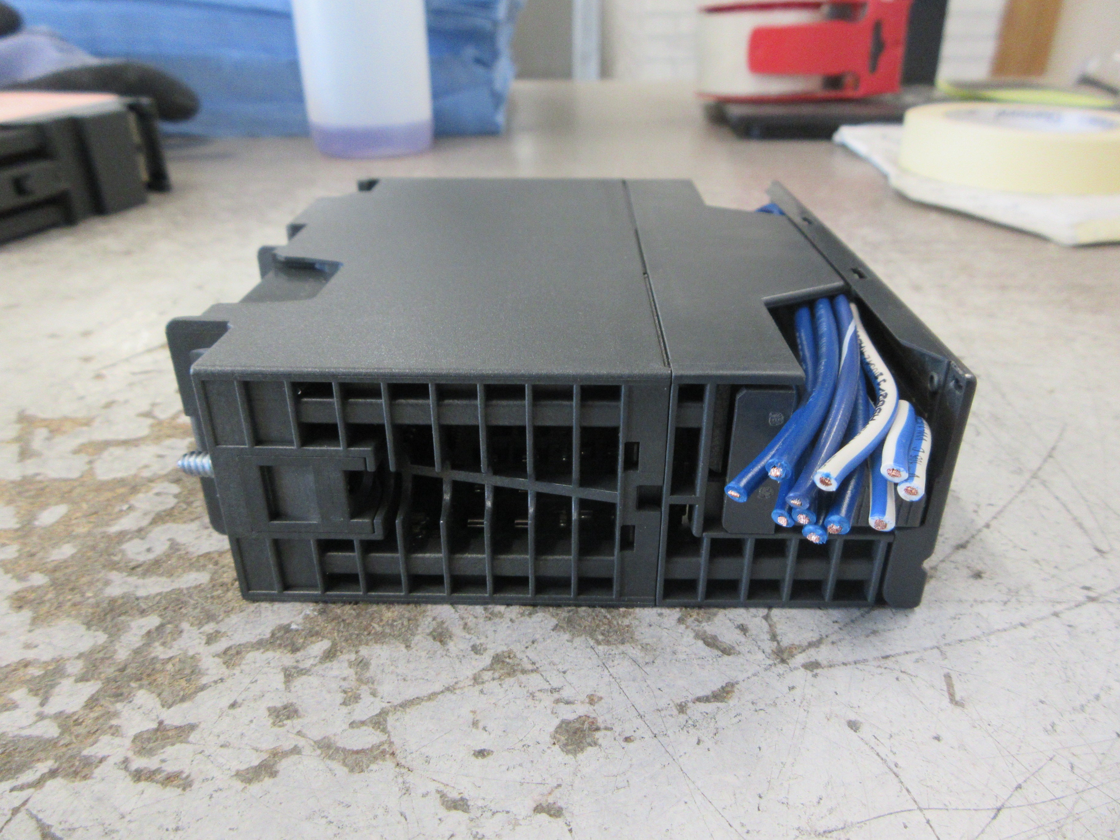 Siemens Simatic S7 Isolated Digital Output Module 6ES7 322-1BF01-0AA0 Used
