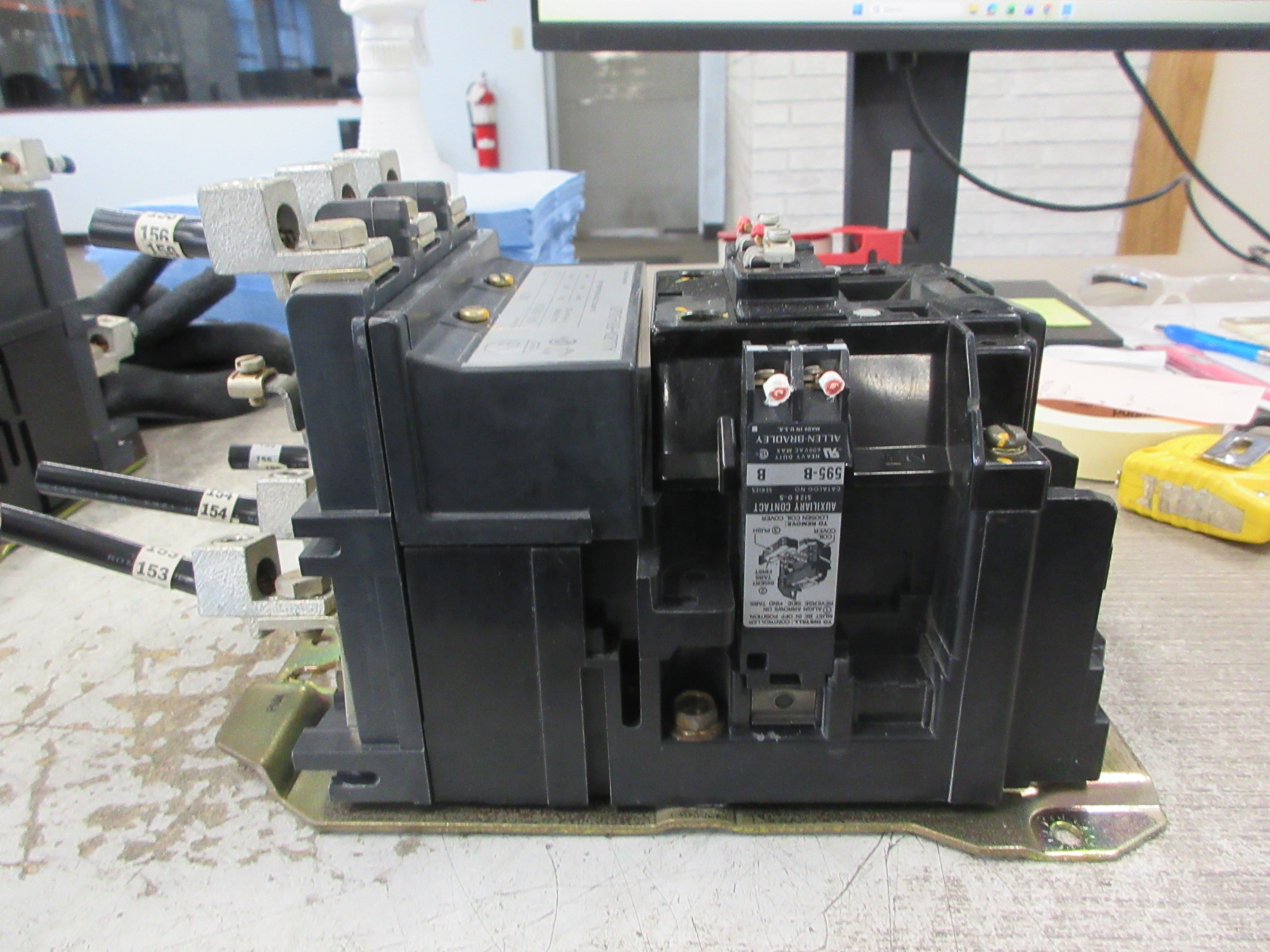 Allen-Bradley Size 3 Starter 500-DOD930 Ser. A 115-120V Coil 90A 600V Used