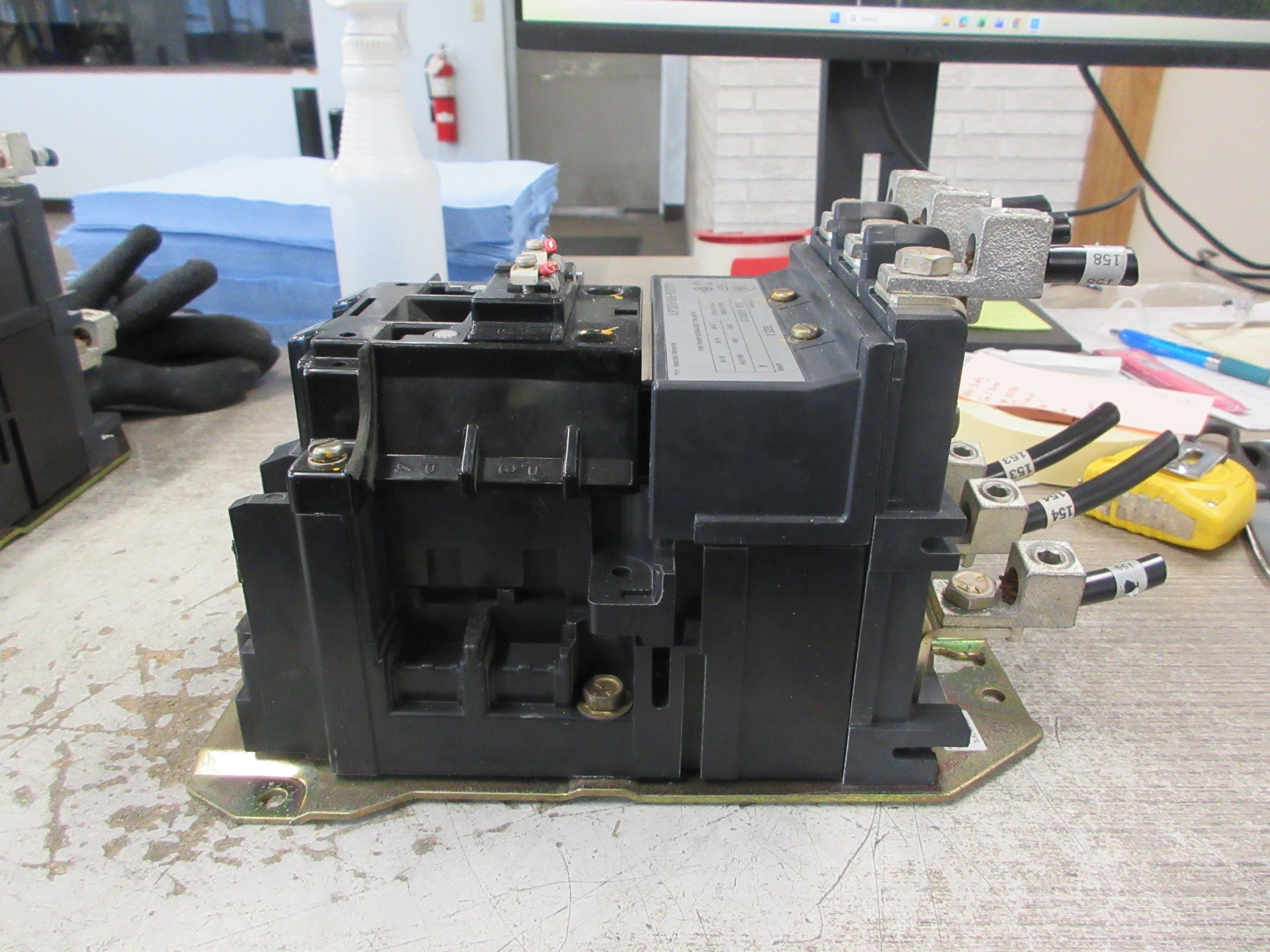 Allen-Bradley Size 3 Starter 500-DOD930 Ser. A 115-120V Coil 90A 600V Used