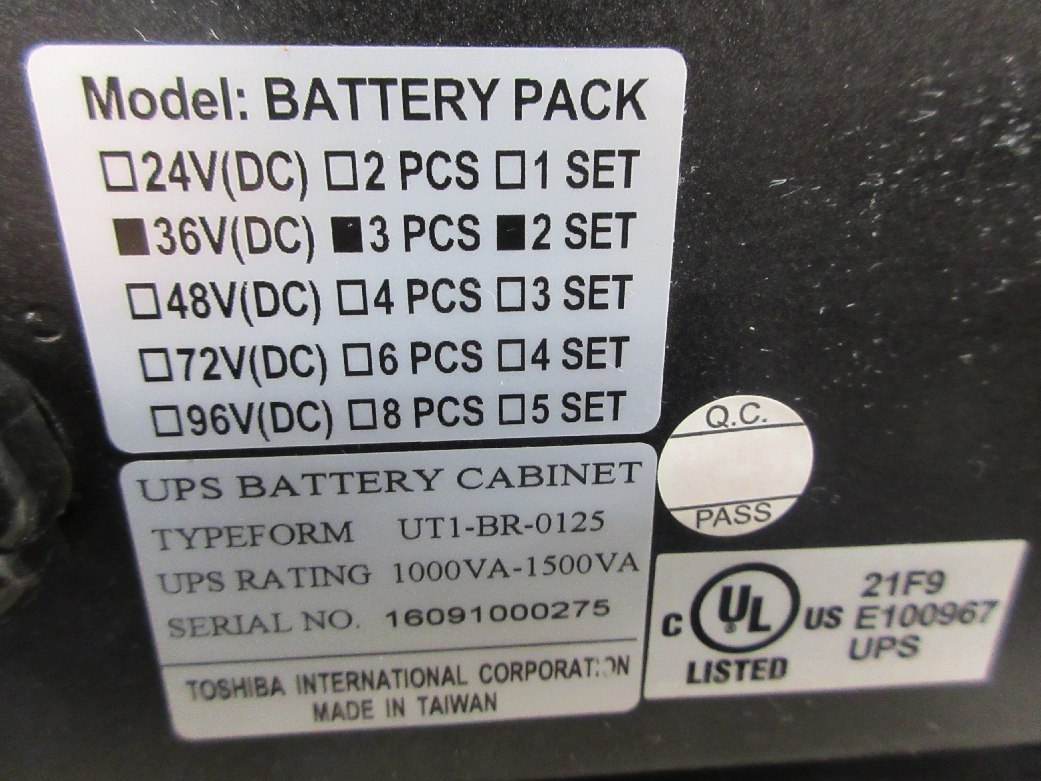 Toshiba 1000 Series UPS Battery Cabinet UT1-BR-0125 1000-1500VA Used