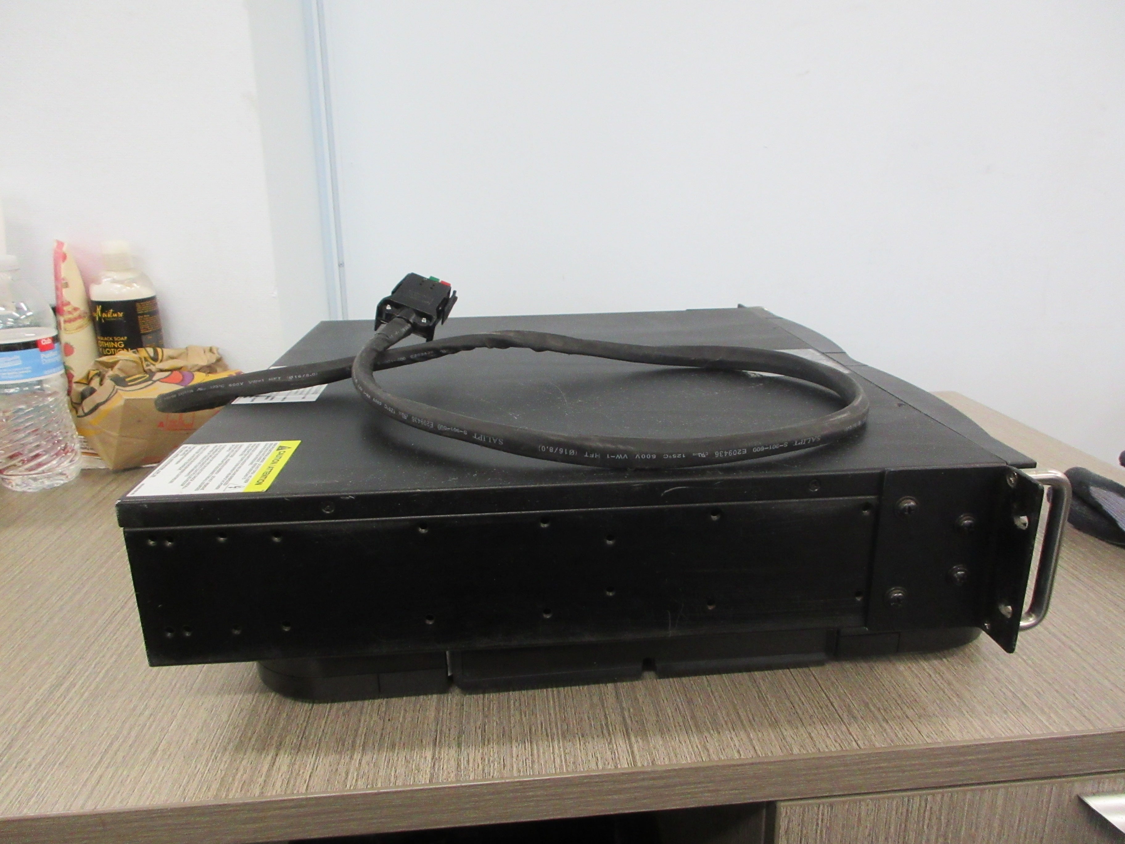 Toshiba 1000 Series UPS Battery Cabinet UT1-BR-0125 1000-1500VA Used