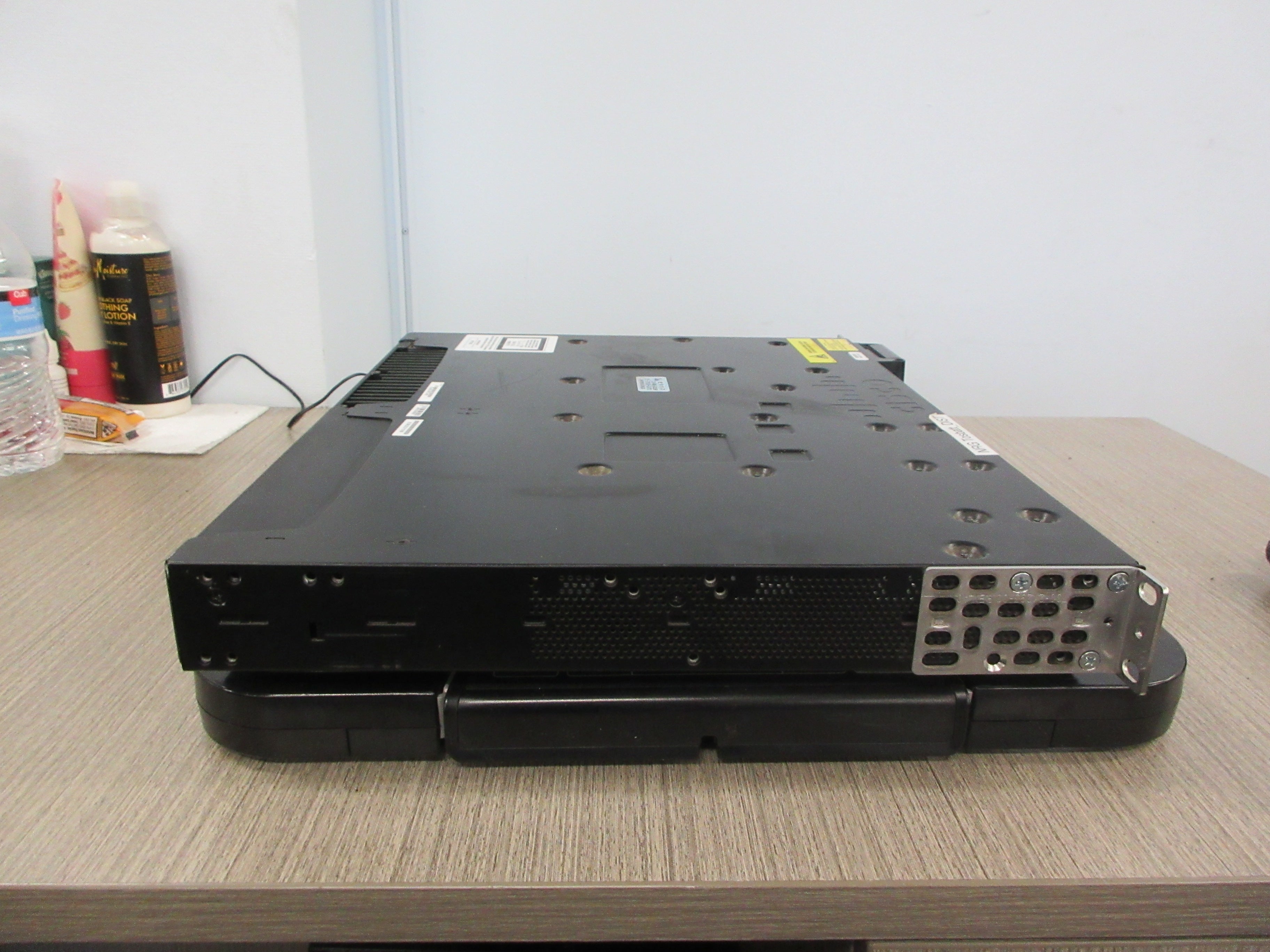 Cisco Industrial Ethernet Switch IE-3010-24TC V02 24-Port Ethernet Used