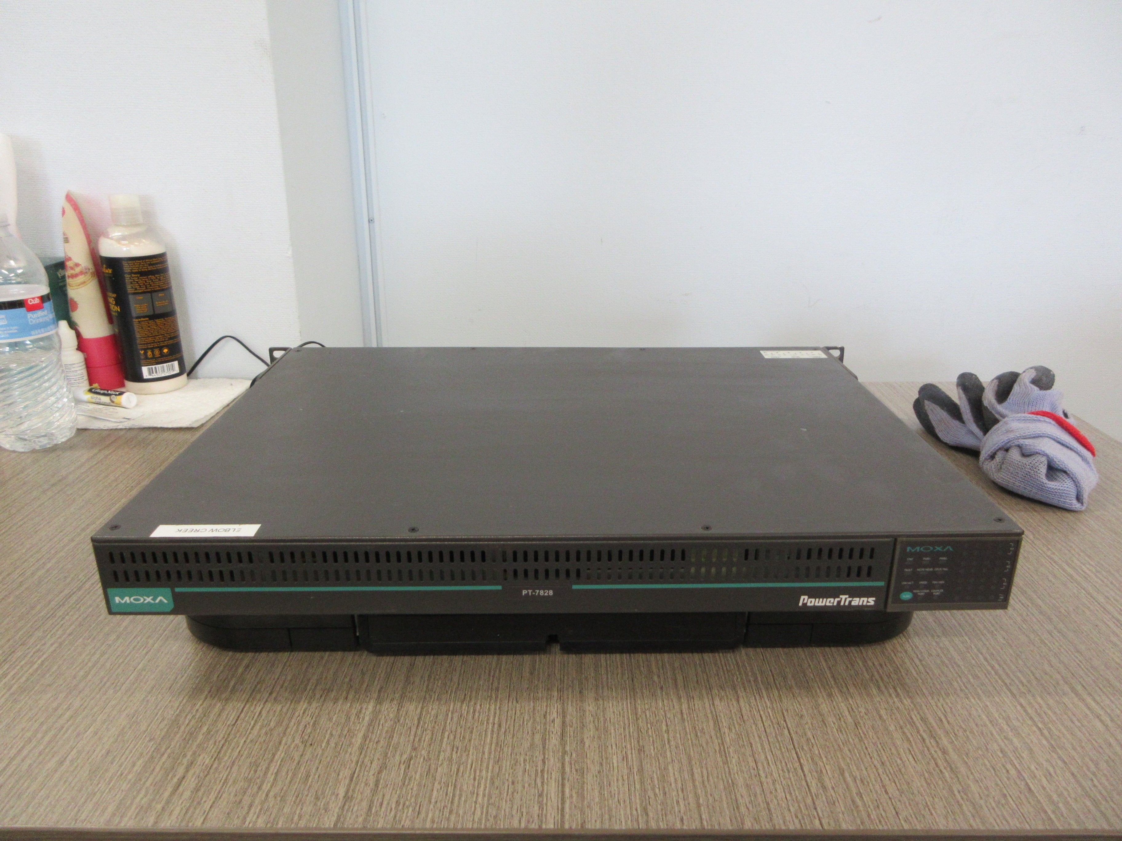 Moxa Layer 3 Managed Switch PT-7828-R-HV-HV Rev: 3.0.3 24-Port Ethernet Used