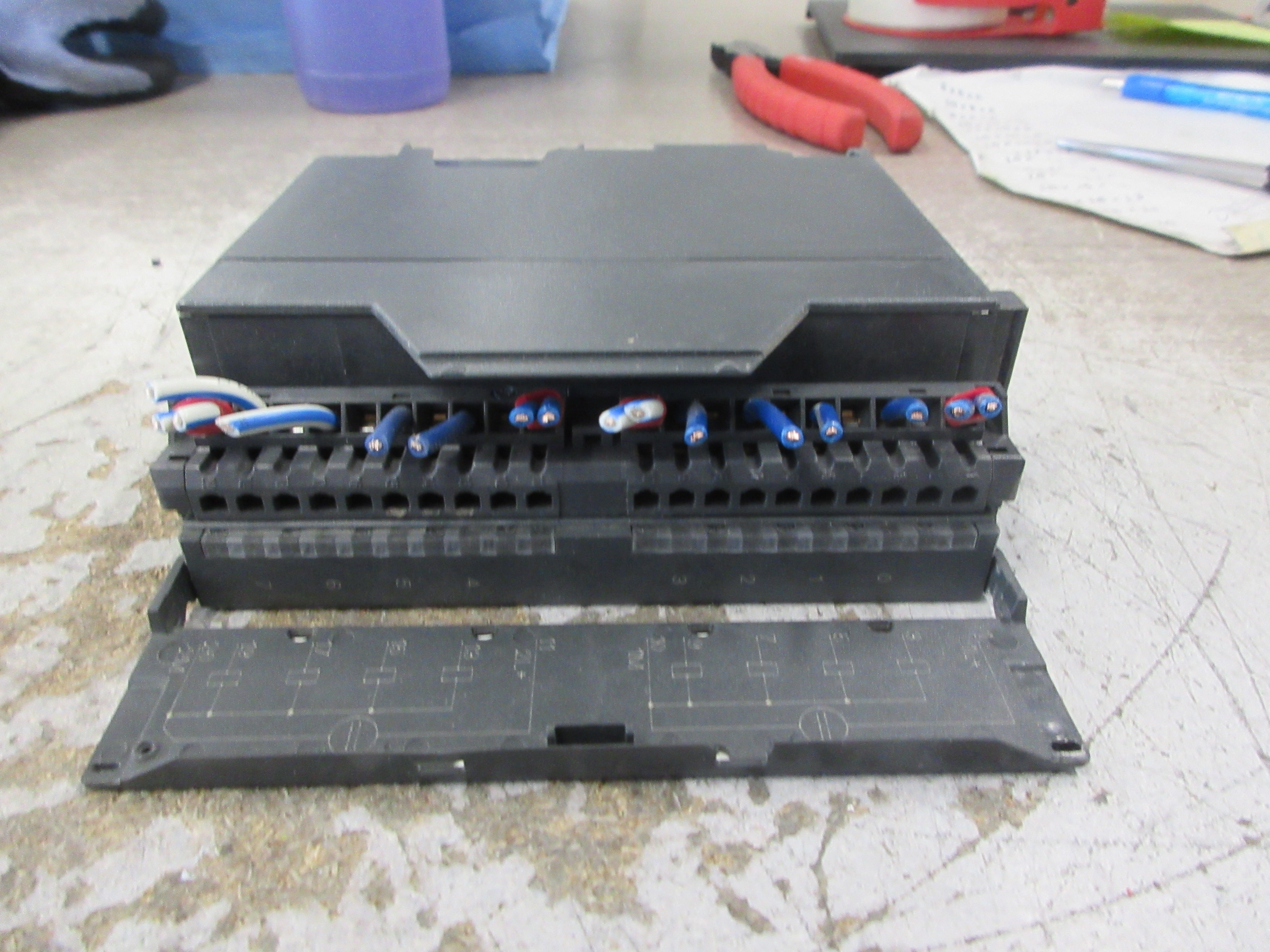 Siemens Simatic S7 Isolated Digital Output Module 6ES7 322-1BF01-0AA0 Used