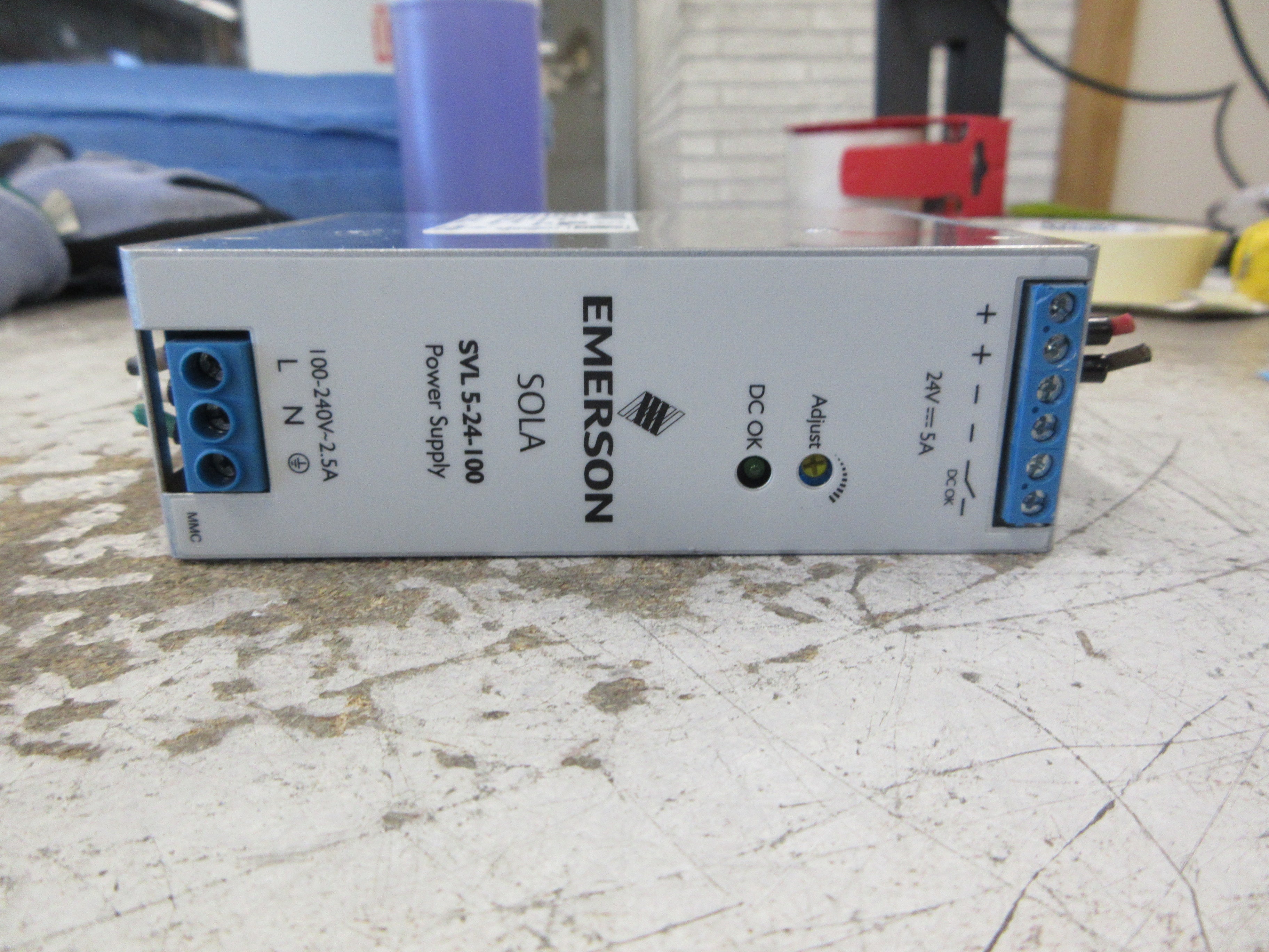 Emerson Sola Power Supply SVL 5-24-100 Input: 100-240V , 2.5A . 50-60Hz Used
