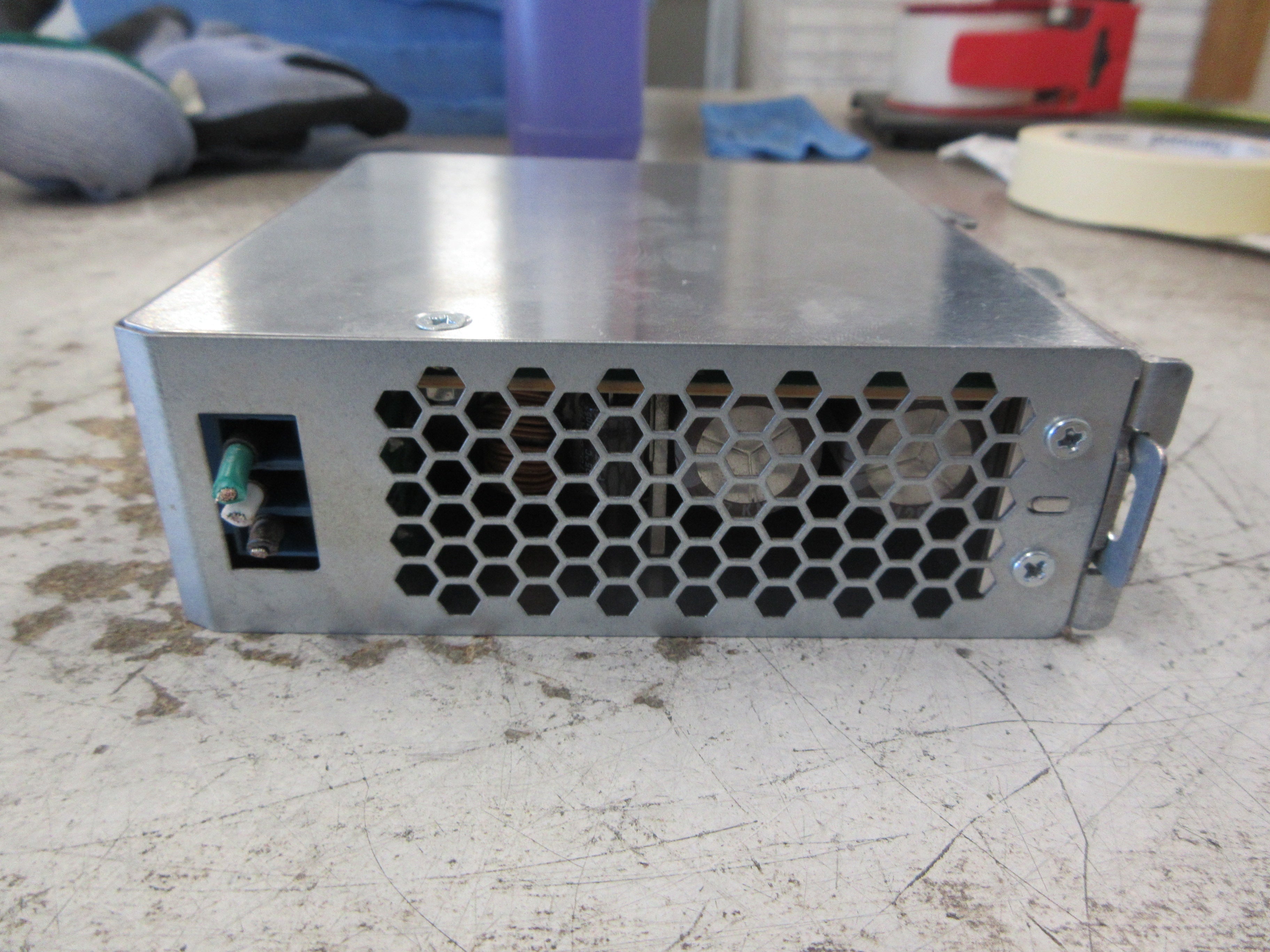 Emerson Sola Power Supply SVL 5-24-100 Input: 100-240V , 2.5A . 50-60Hz Used