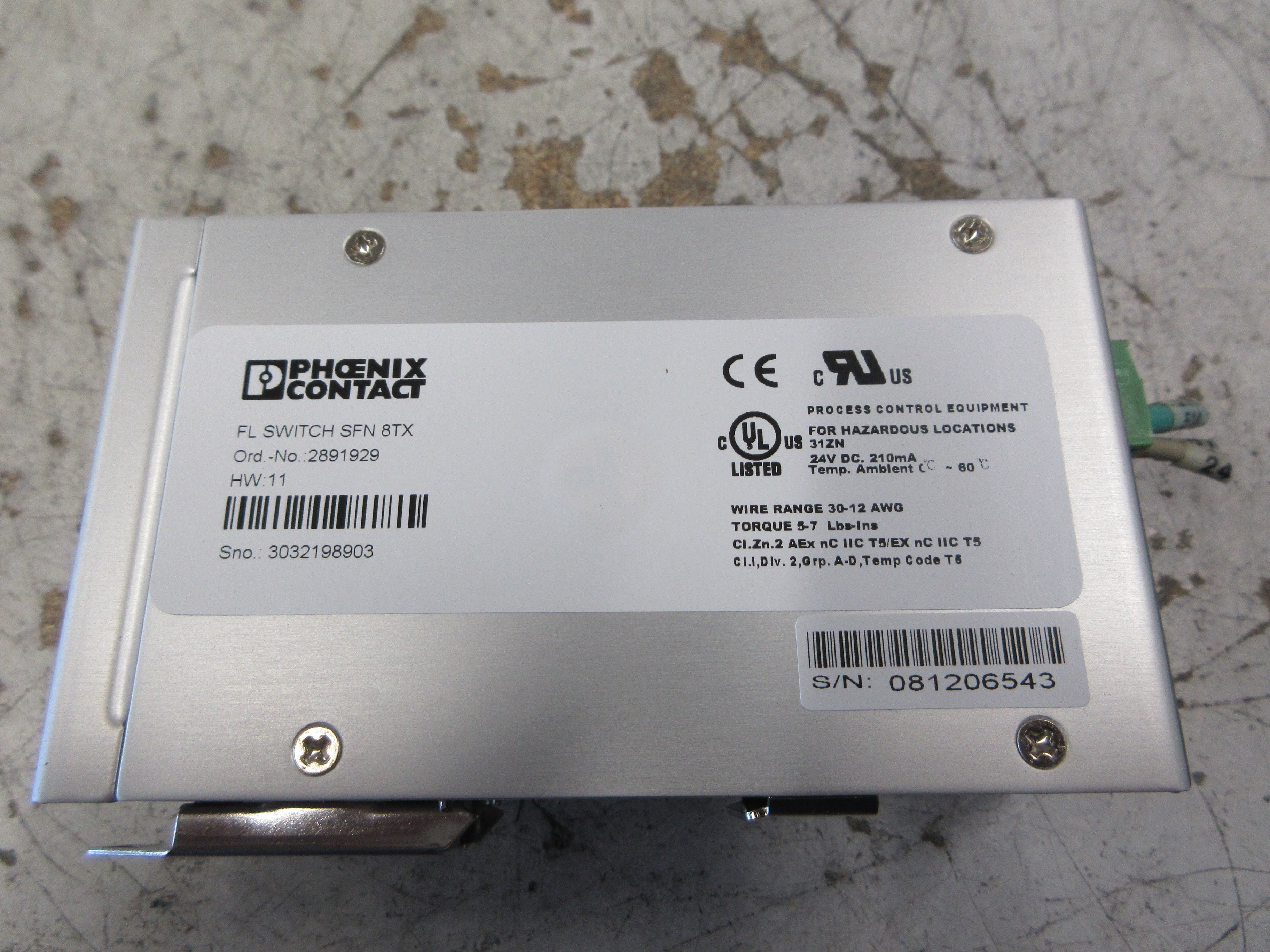 Phoenix Contact FL Ethernet Switch 2891929 HW: 11 SFN 8TX 8-Port Used
