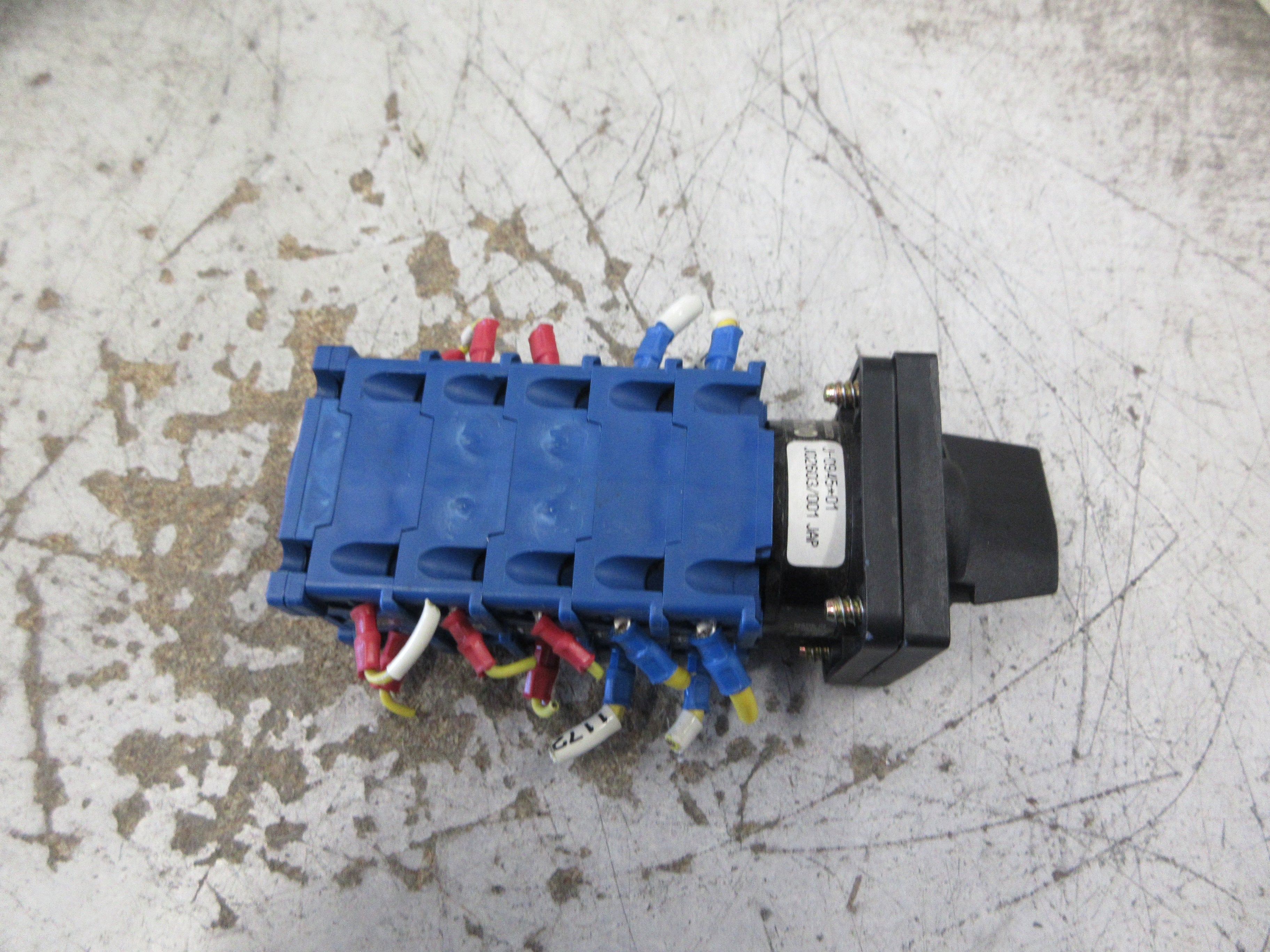 Kraus & Naimer CHR10 Bypass Rotary Switch J-0945-01 Used