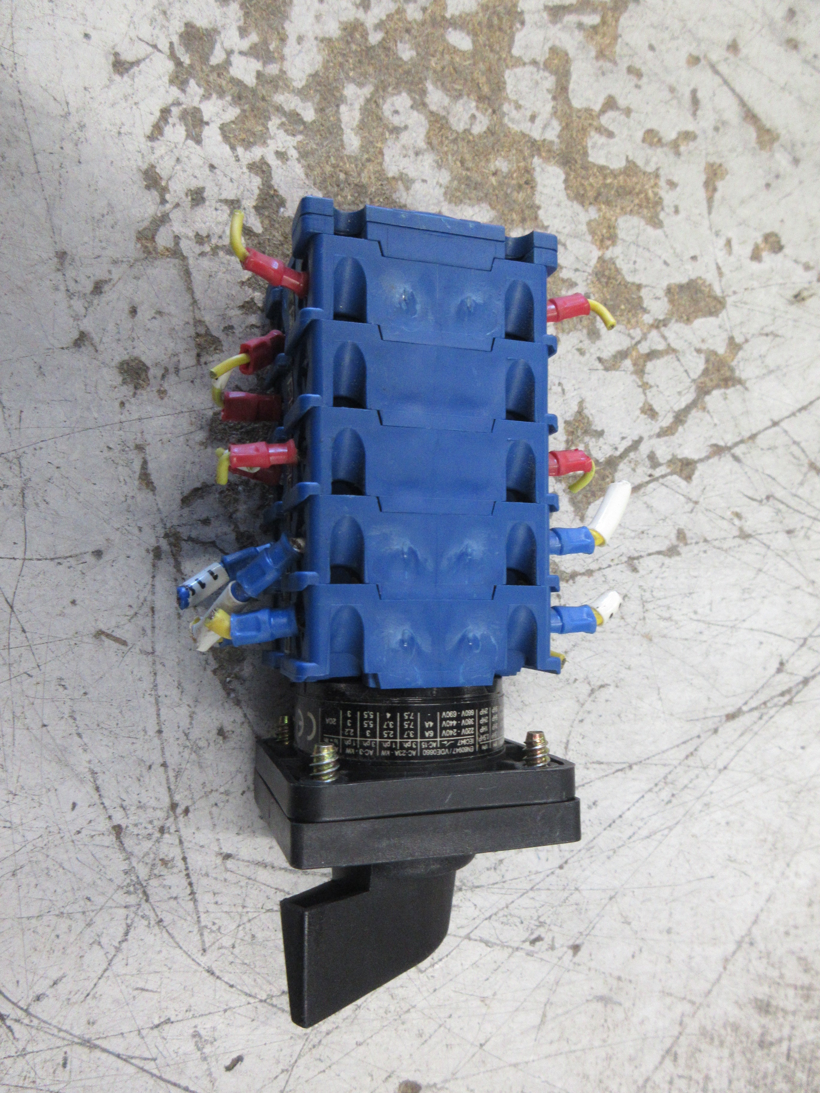 Kraus & Naimer CHR10 Bypass Rotary Switch J-0945-01 Used