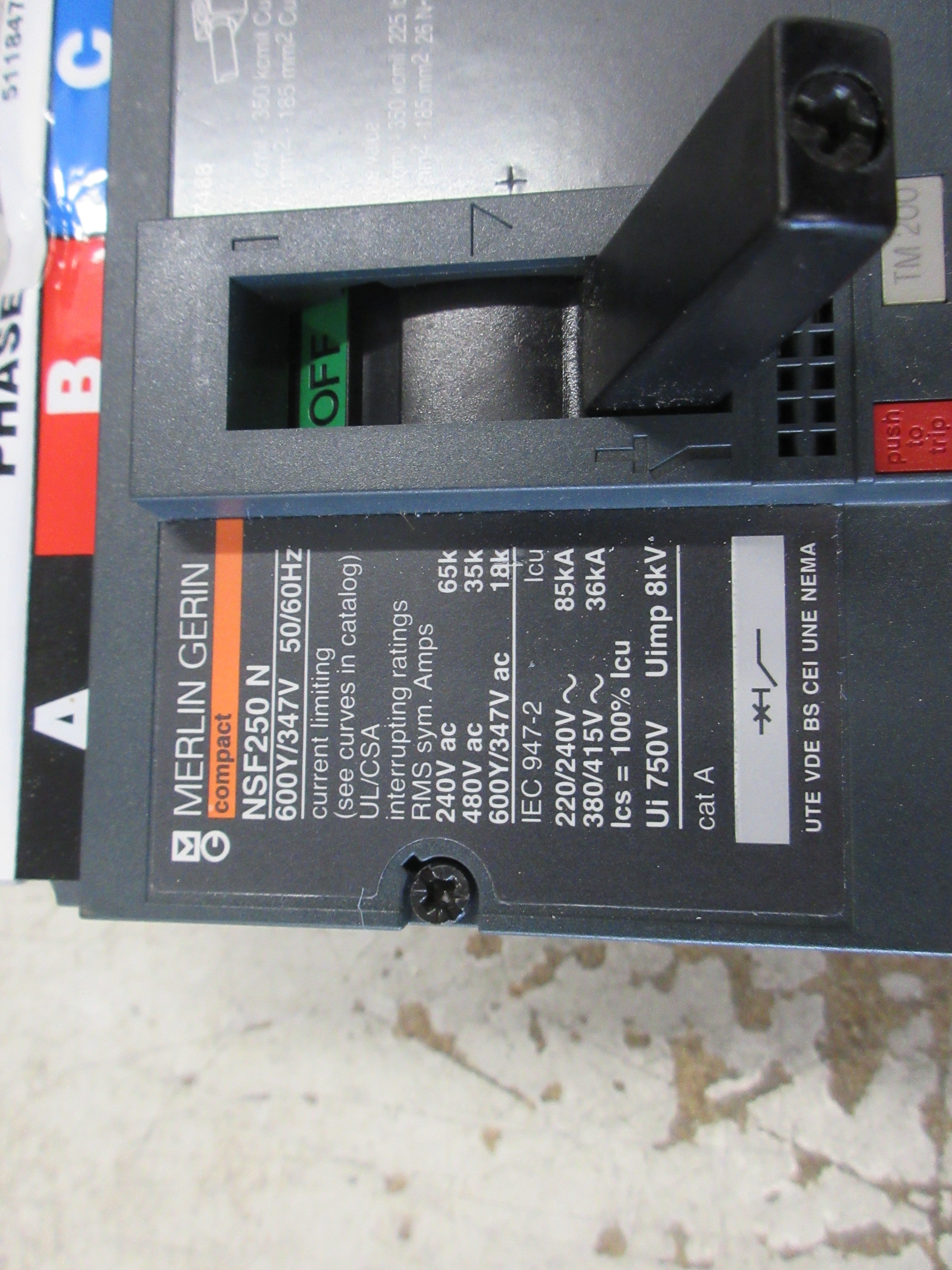 Merlin Gerin Circuit Breaker NSF250 N 200A 600V 3P Used