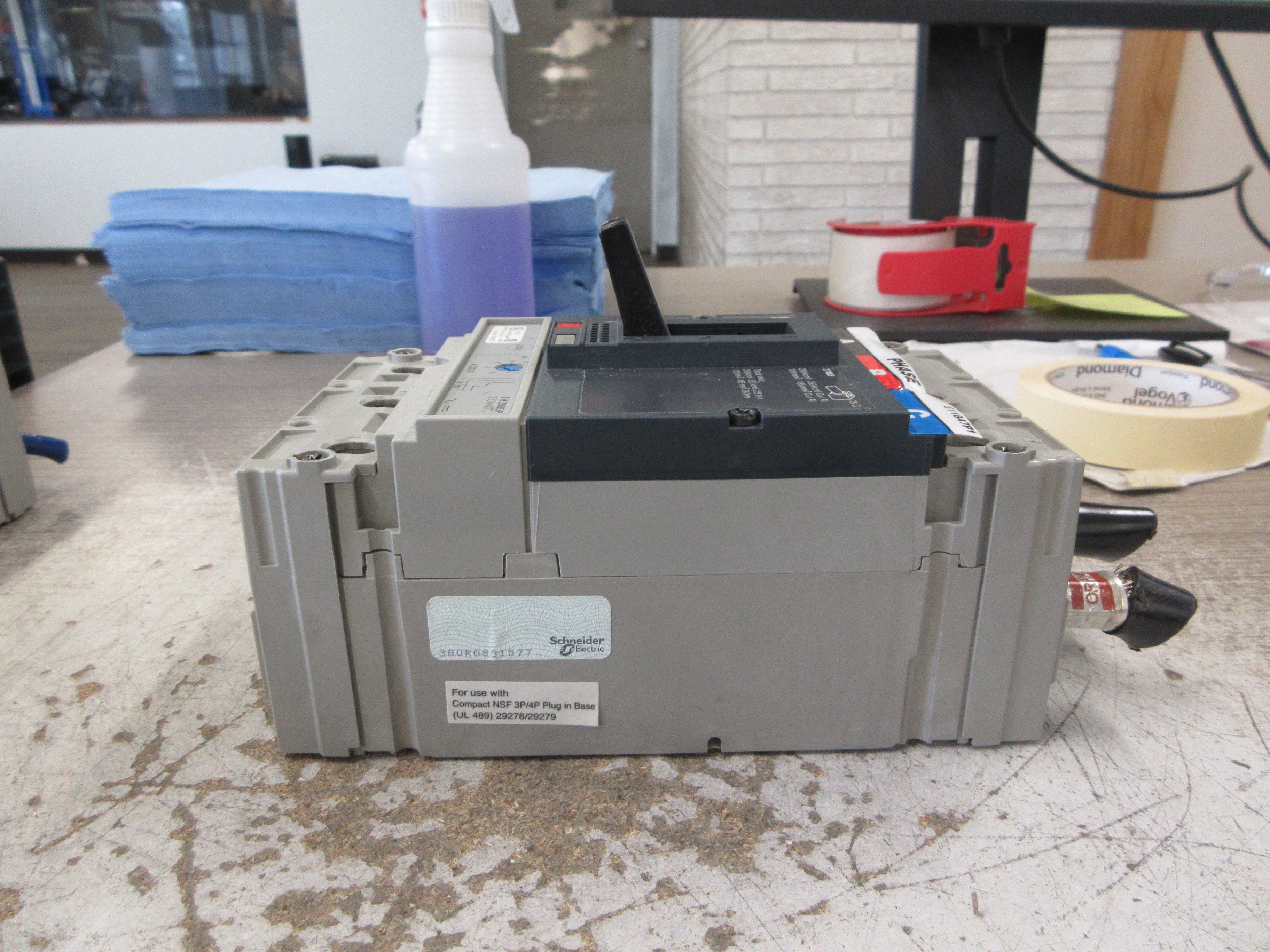 Merlin Gerin Circuit Breaker NSF250 N 200A 600V 3P Used