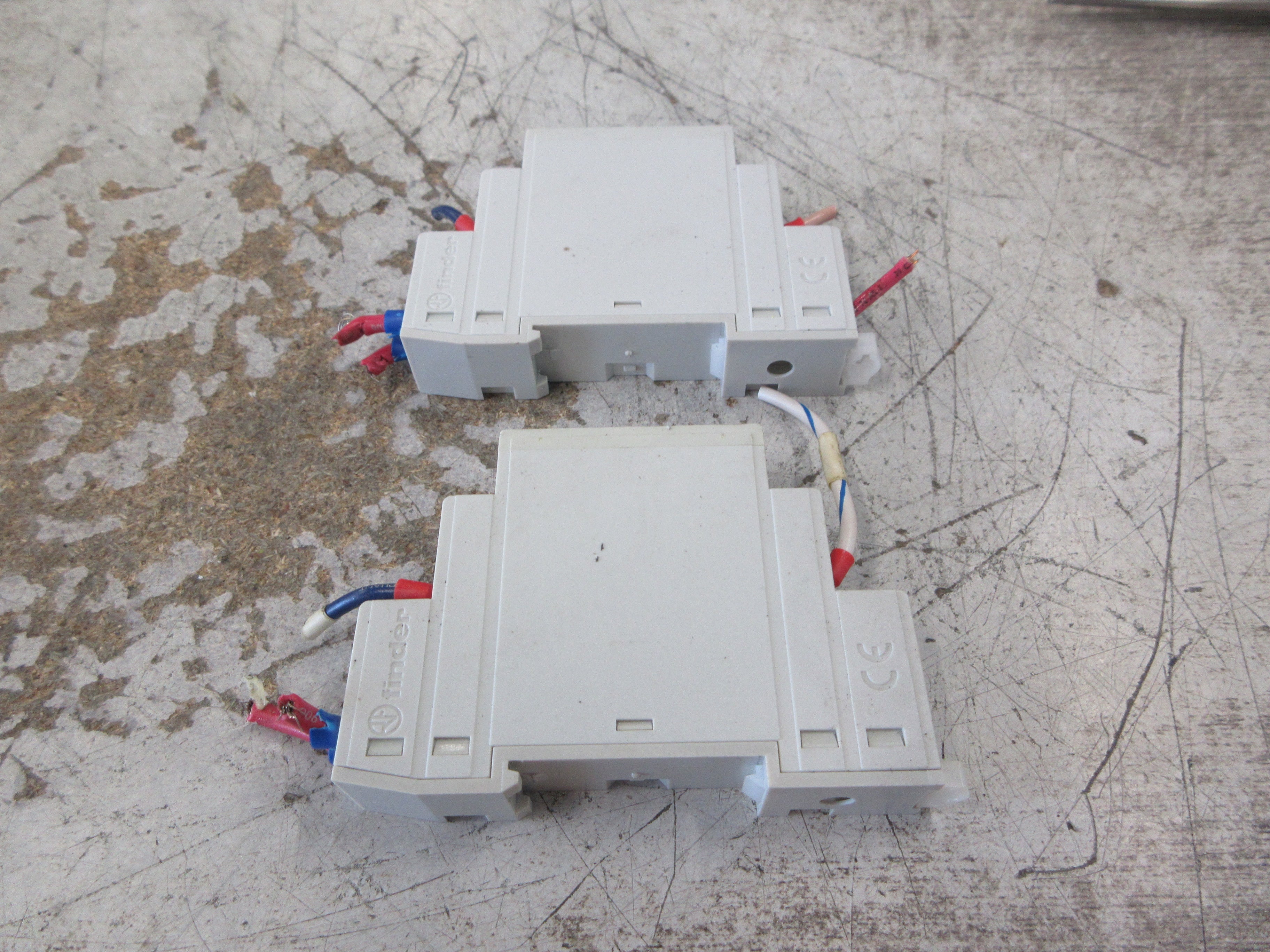 Finder Modular Contactor 22.32.0.024.1320 25A 440V 24V AC/DC Coil Used