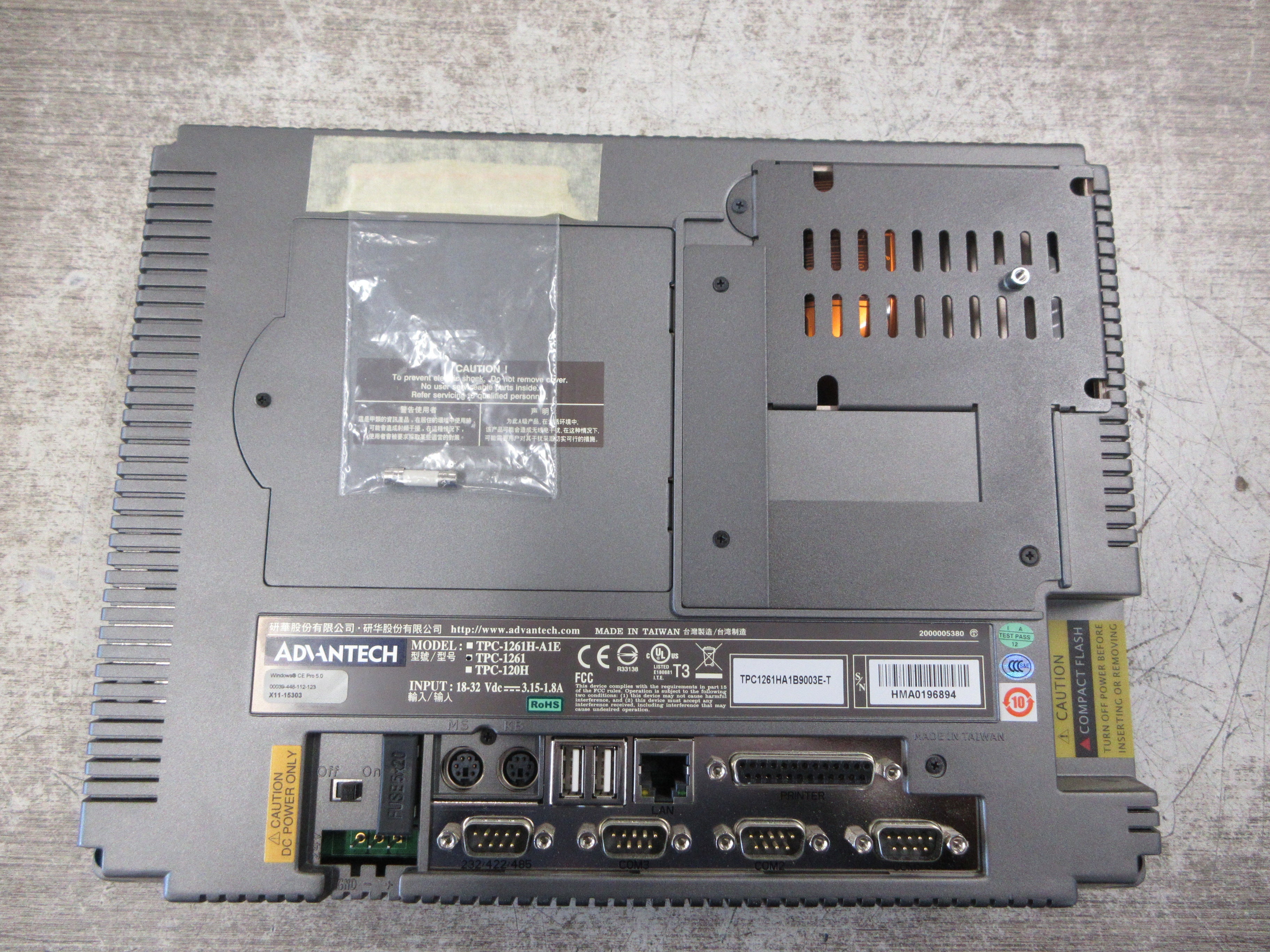 Advantech Touchscreen Panel PC TPC1261HA1B9003E-T 18-32VDC 3.15-1.8A Used
