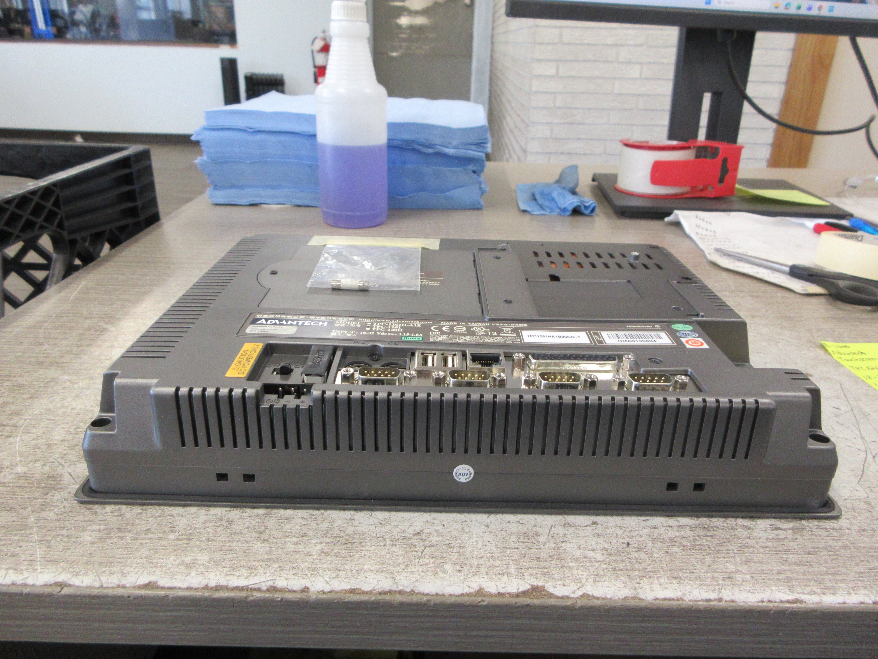 Advantech Touchscreen Panel PC TPC1261HA1B9003E-T 18-32VDC 3.15-1.8A Used