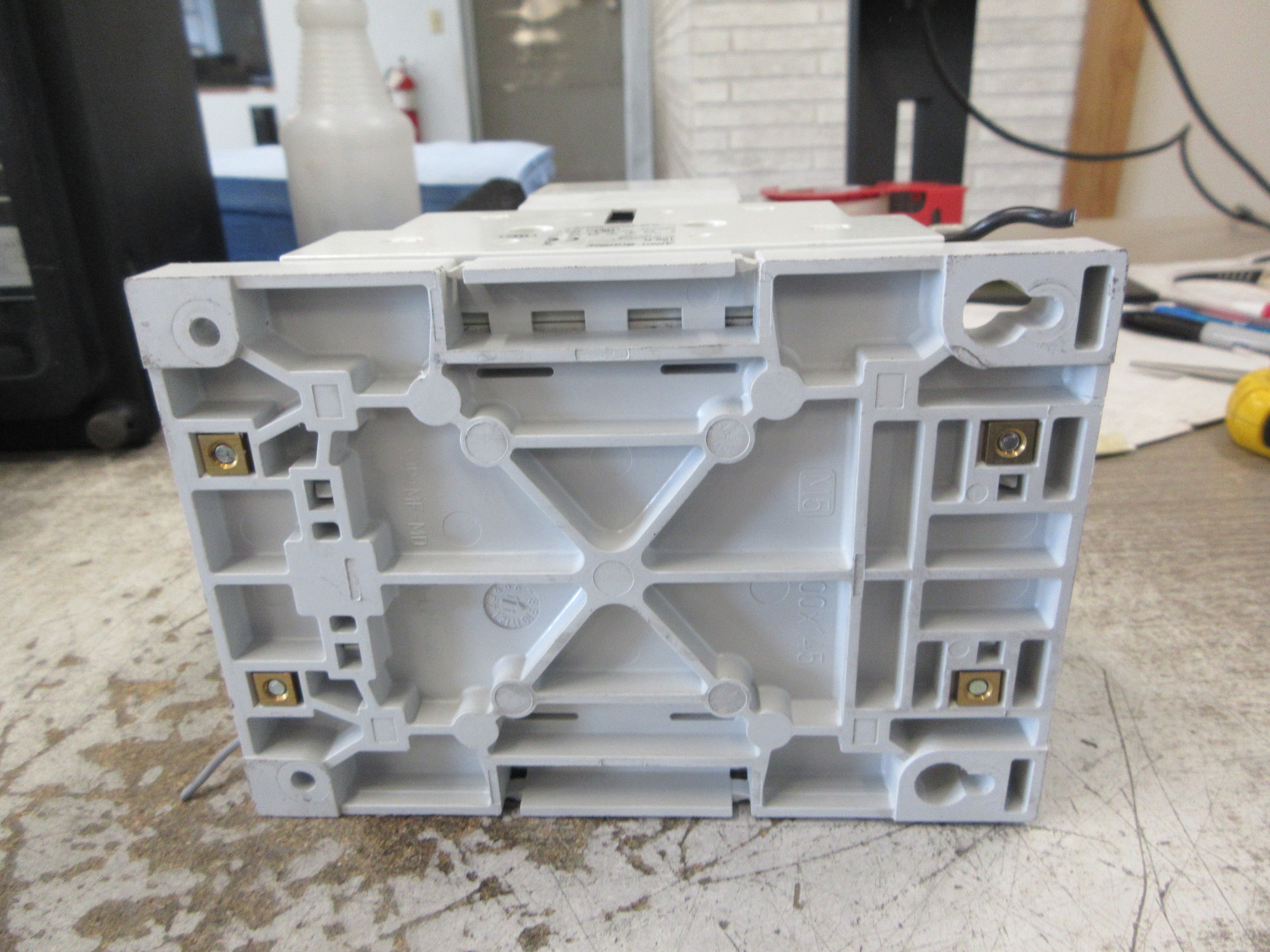Allen-Bradley Contactor 100-D140 208-277V Coil 220A 600V (2) Aux Contact Used