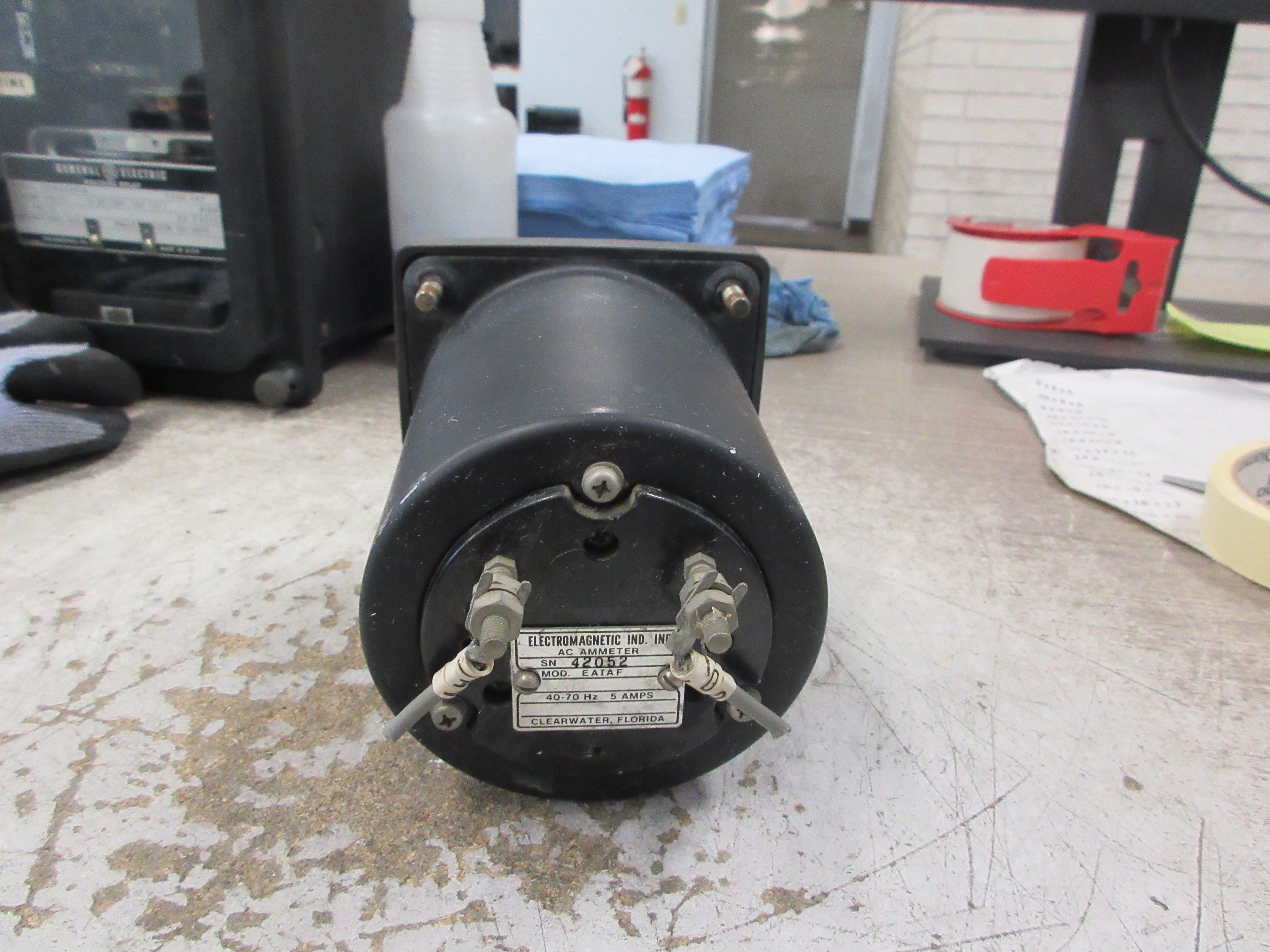 Square D AC Ammeter EAIAF Range: 0-2000A Used