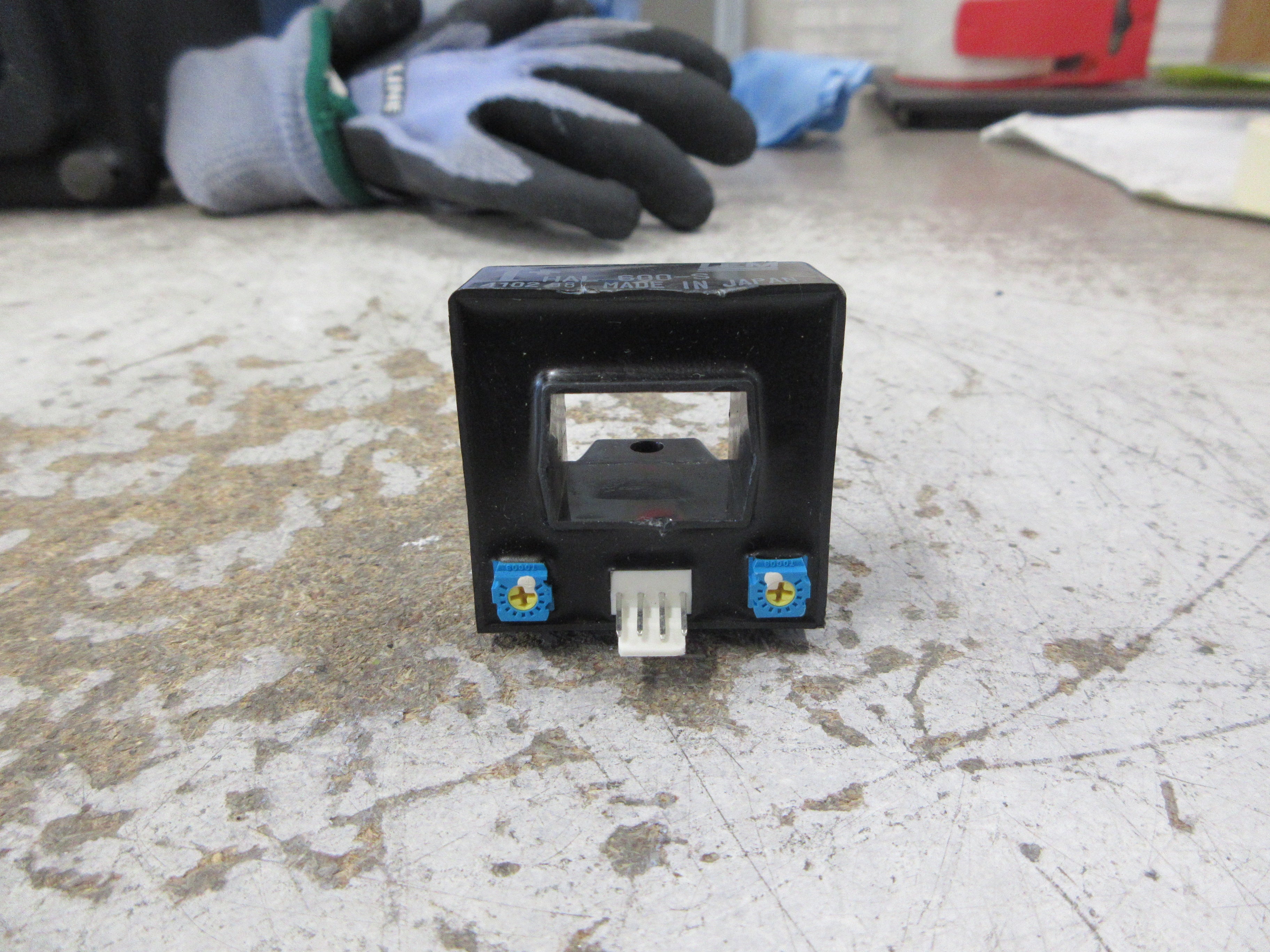 LEM Current Sensor HAL 600-S Used