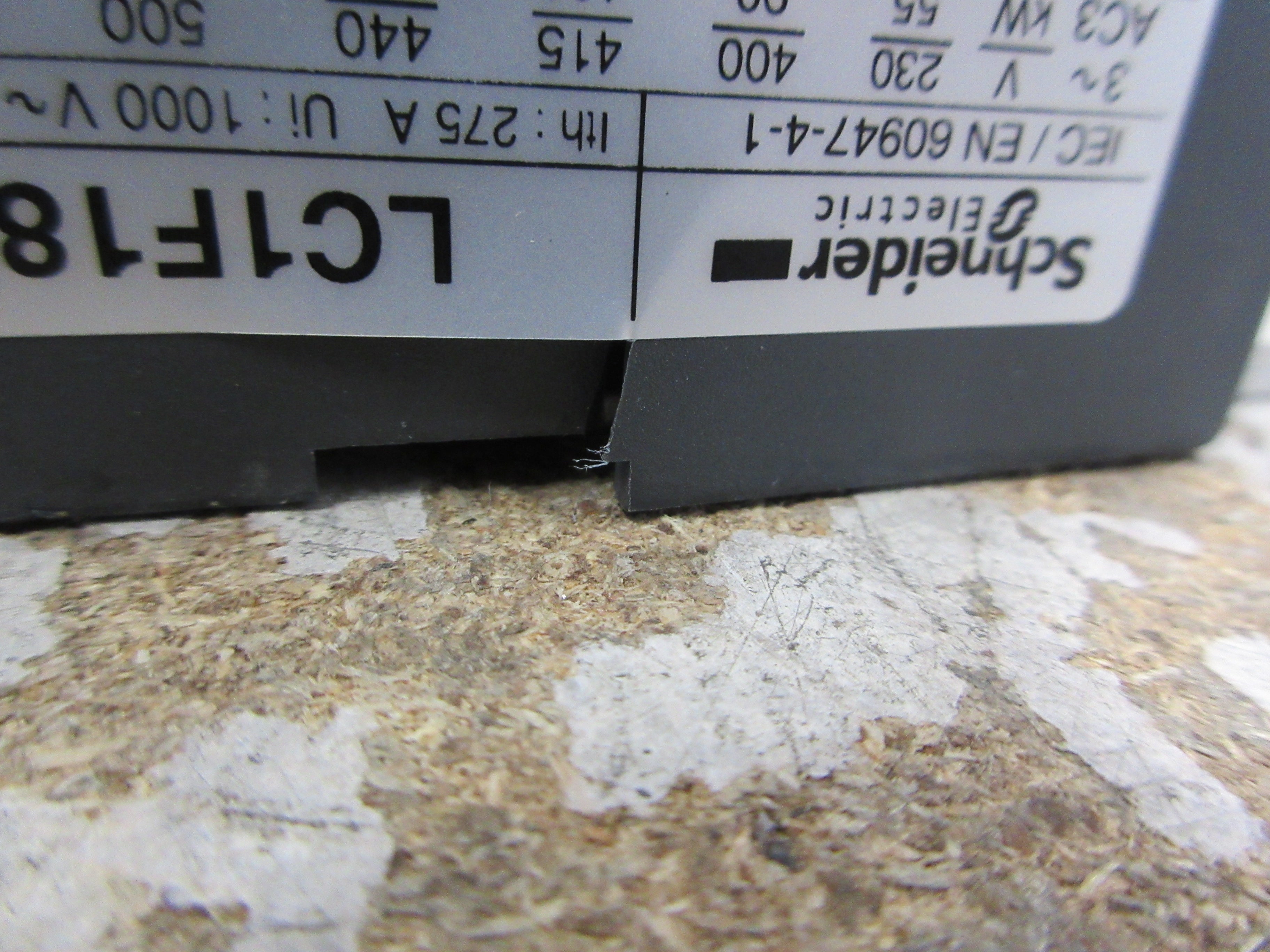 Schneider Electric Contactor LC1F185 115-120V Coil *Cracked Base* Used