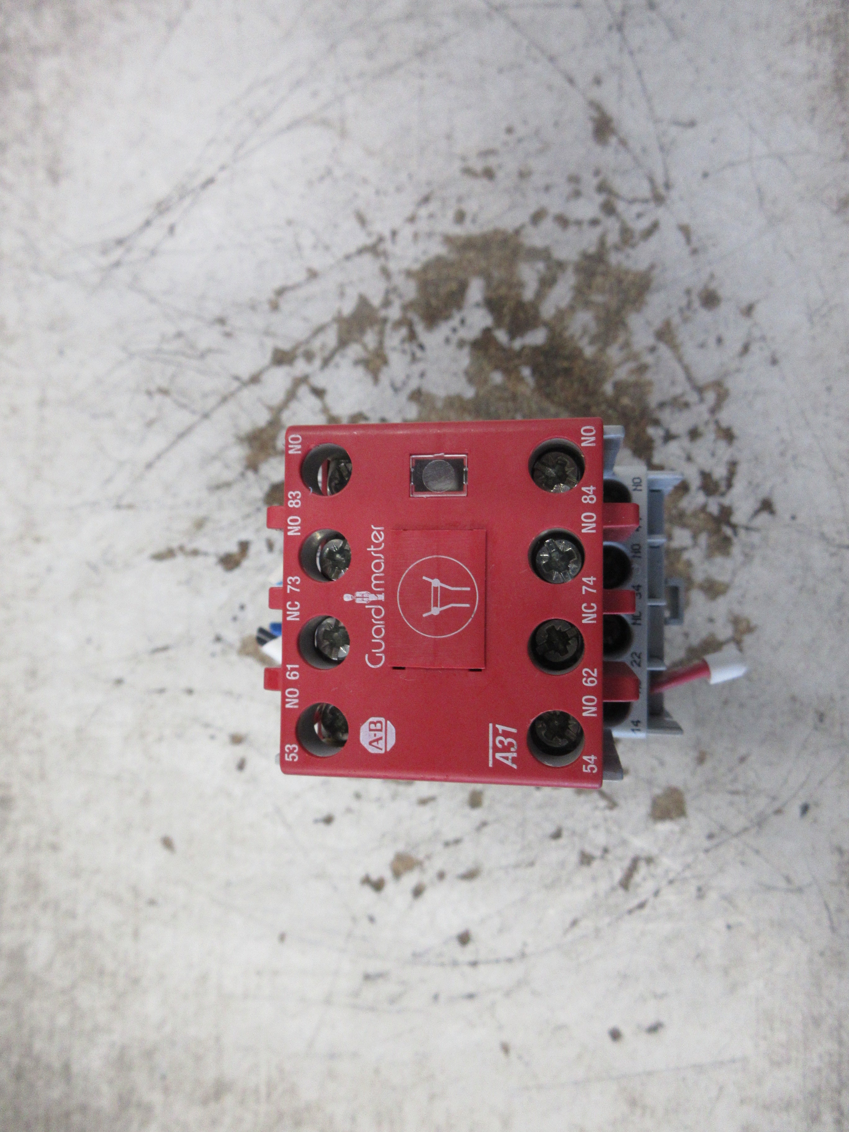 Allen-Bradley Safety Relay 700S-CF620DJC Ser. A 24VDC Coil 25A 600V Used