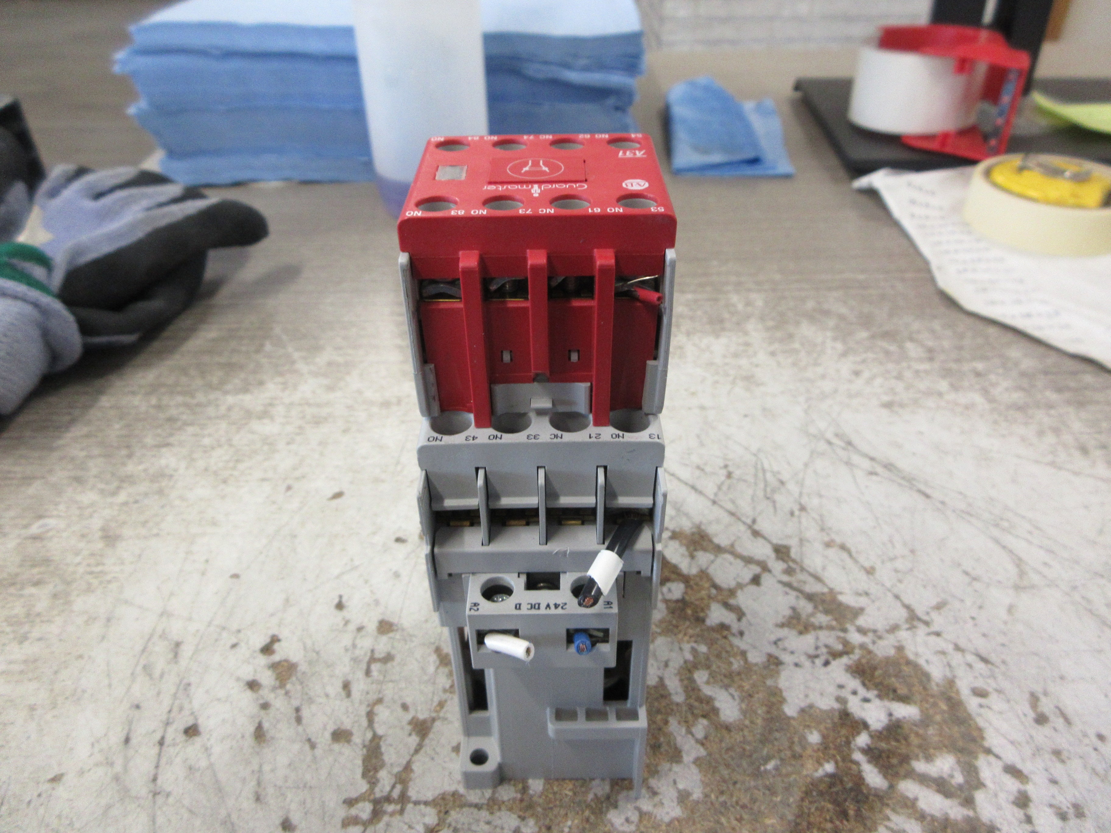 Allen-Bradley Safety Relay 700S-CF620DJC Ser. A 24VDC Coil 25A 600V Used