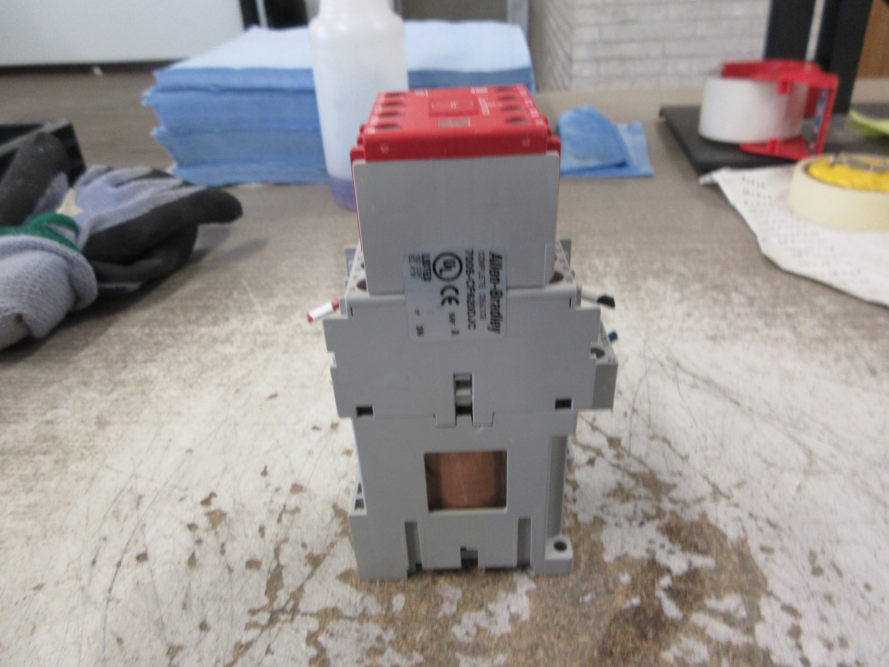 Allen-Bradley Safety Relay 700S-CF620DJC Ser. A 24VDC Coil 25A 600V Used