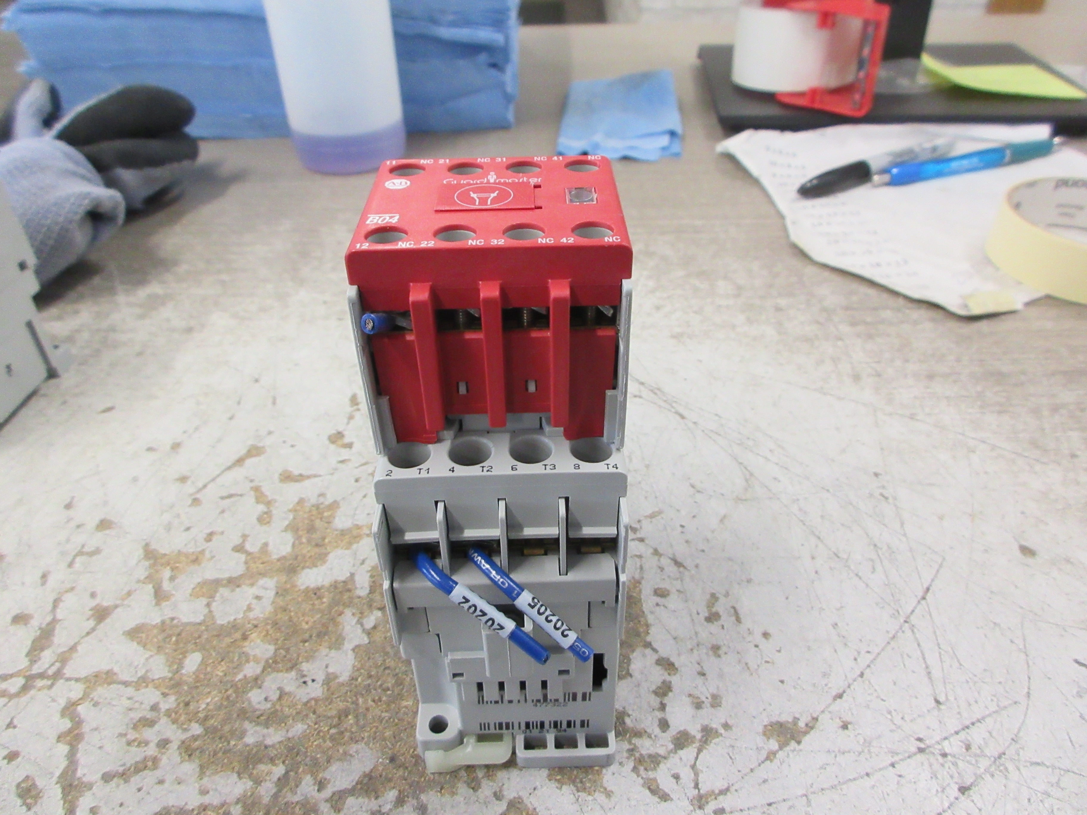 Allen-Bradley Safety Relay 100S-C09EJ404C Ser. A 24VDC 25A 600V Used