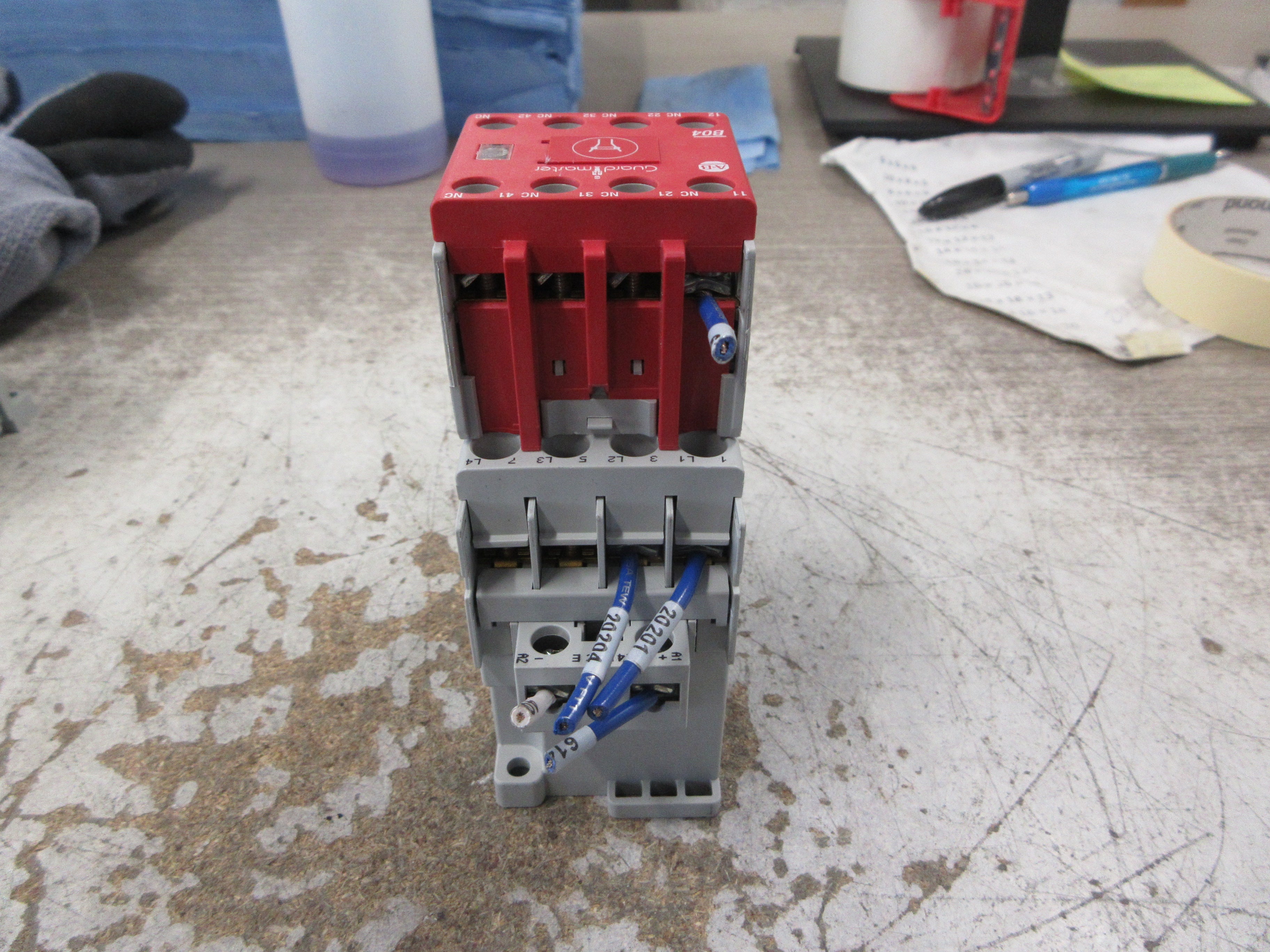 Allen-Bradley Safety Relay 100S-C09EJ404C Ser. A 24VDC 25A 600V Used