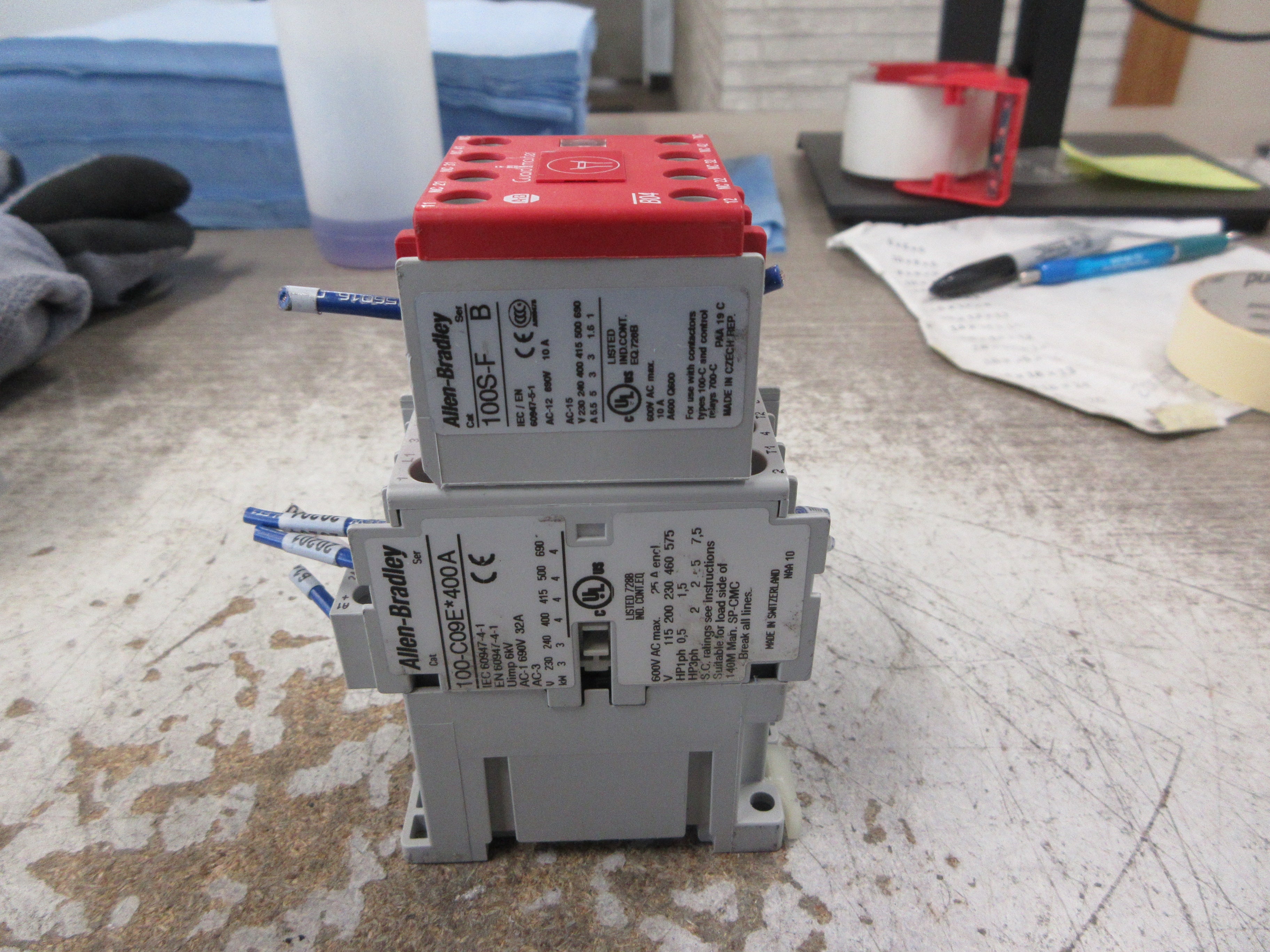 Allen-Bradley Safety Relay 100S-C09EJ404C Ser. A 24VDC 25A 600V Used
