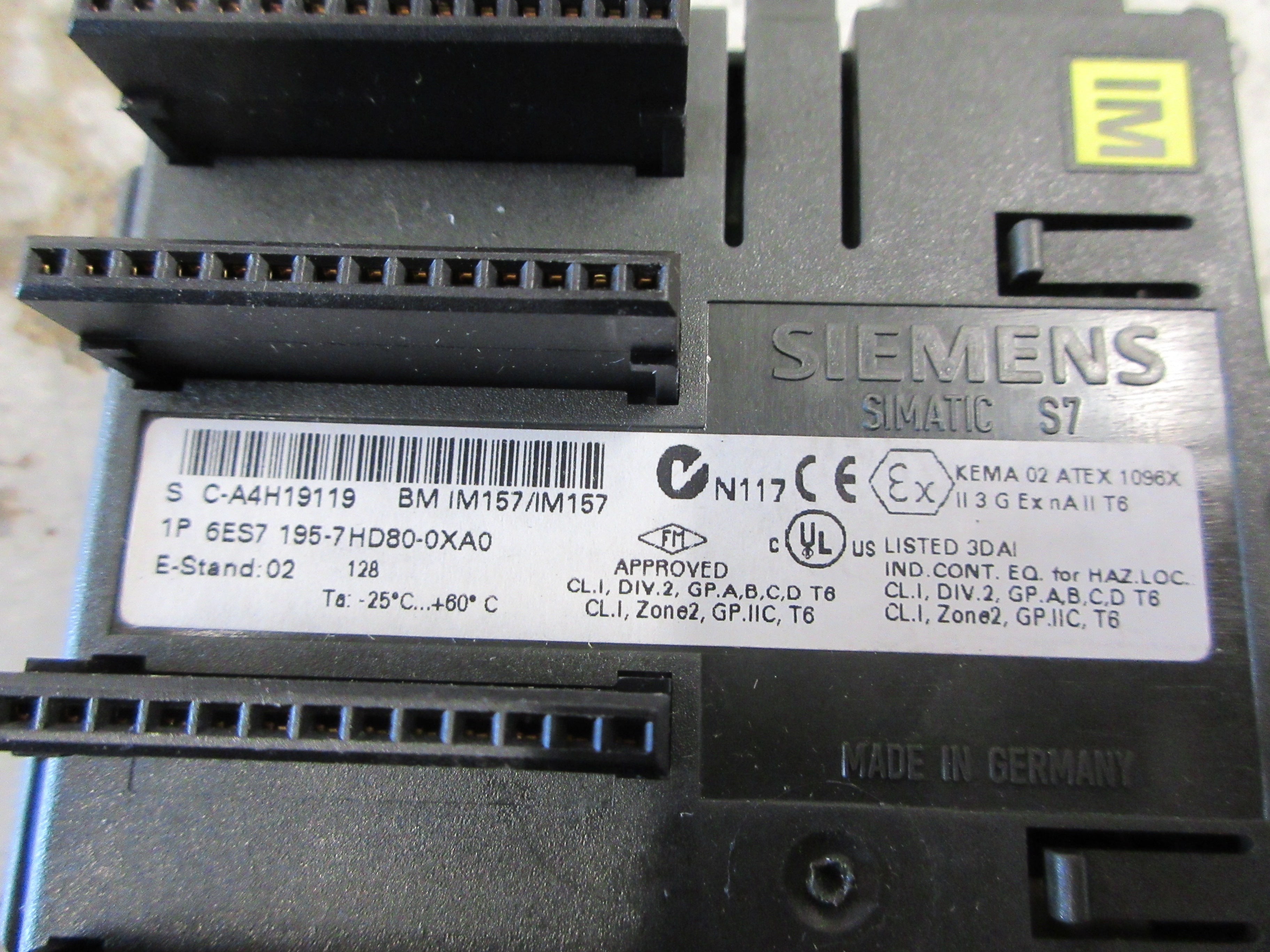 Siemens Bus Module 6ES7 195-7HD80-0XA0 E-Stand: 02 Used