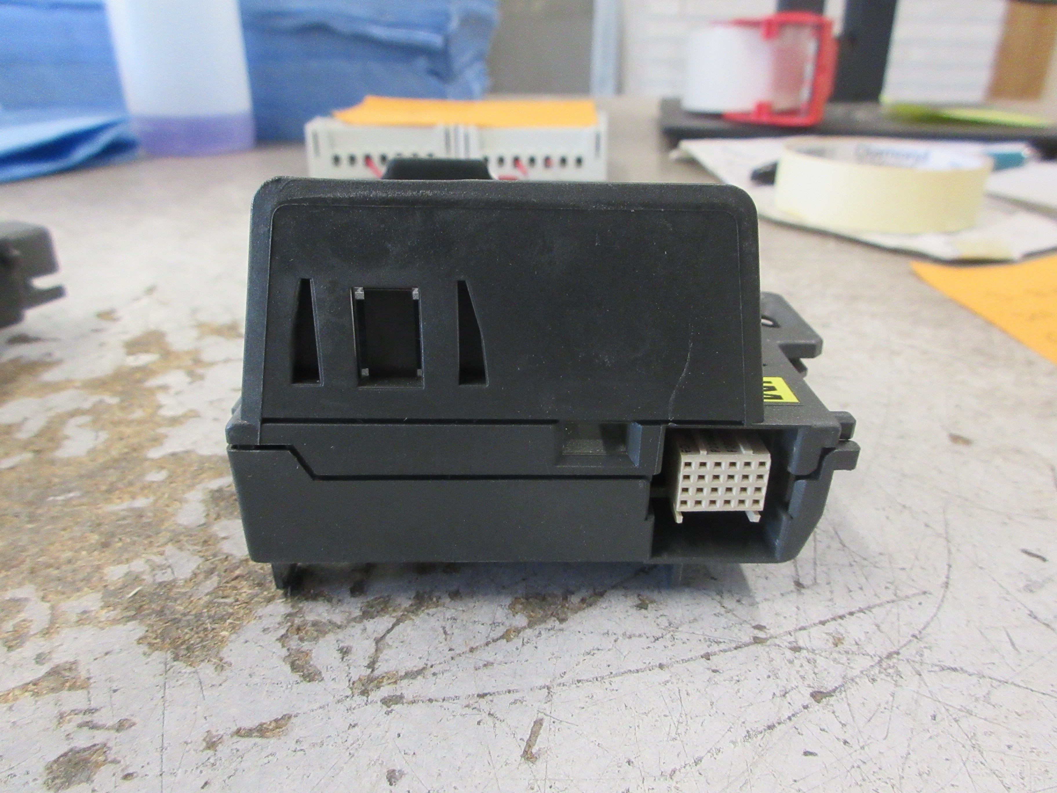 Siemens Bus Module 6ES7 195-7HD80-0XA0 E-Stand: 02 Used