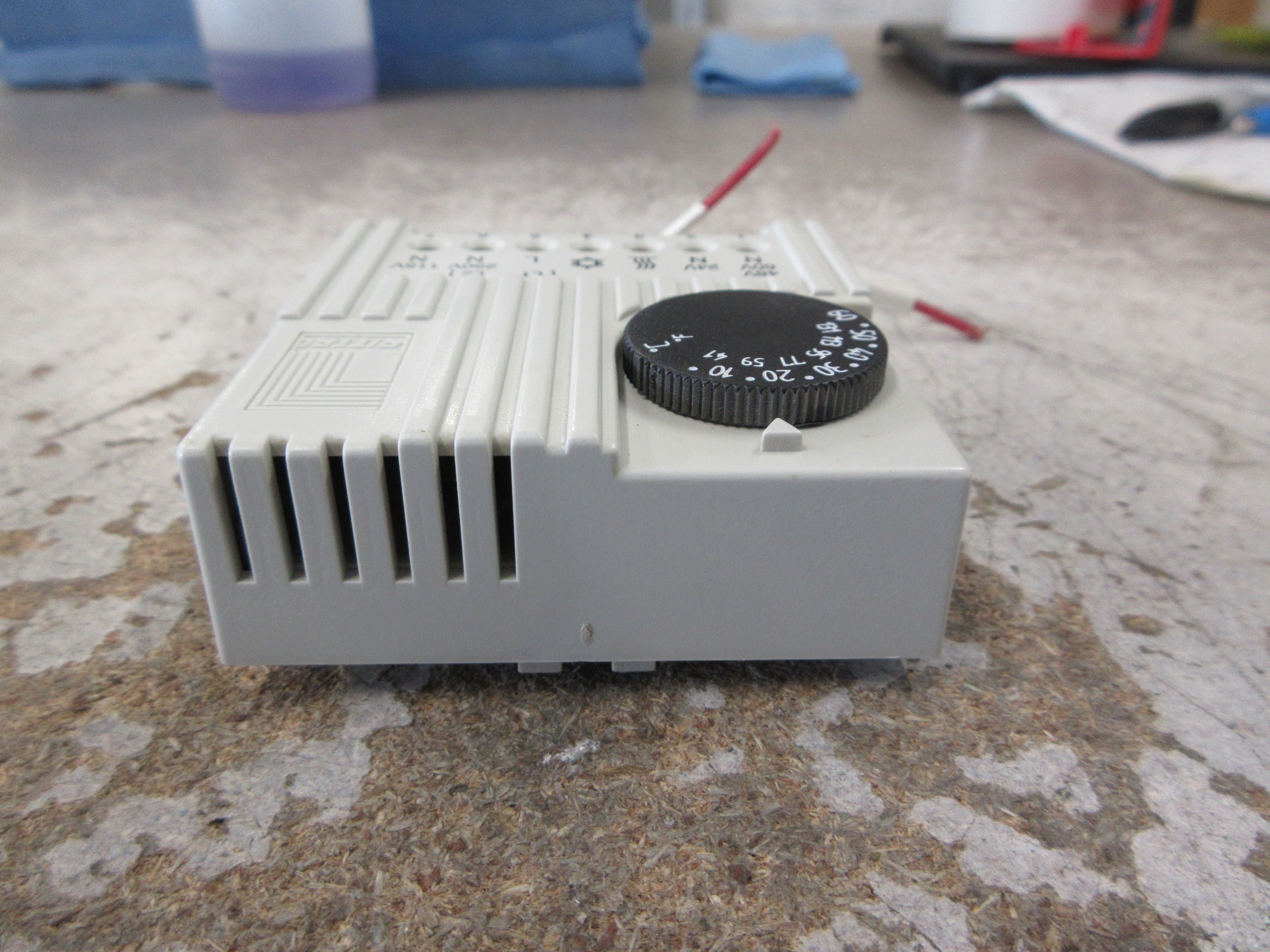 Rittal Temperature Controller SK 3110 Range: 41-131°F Used