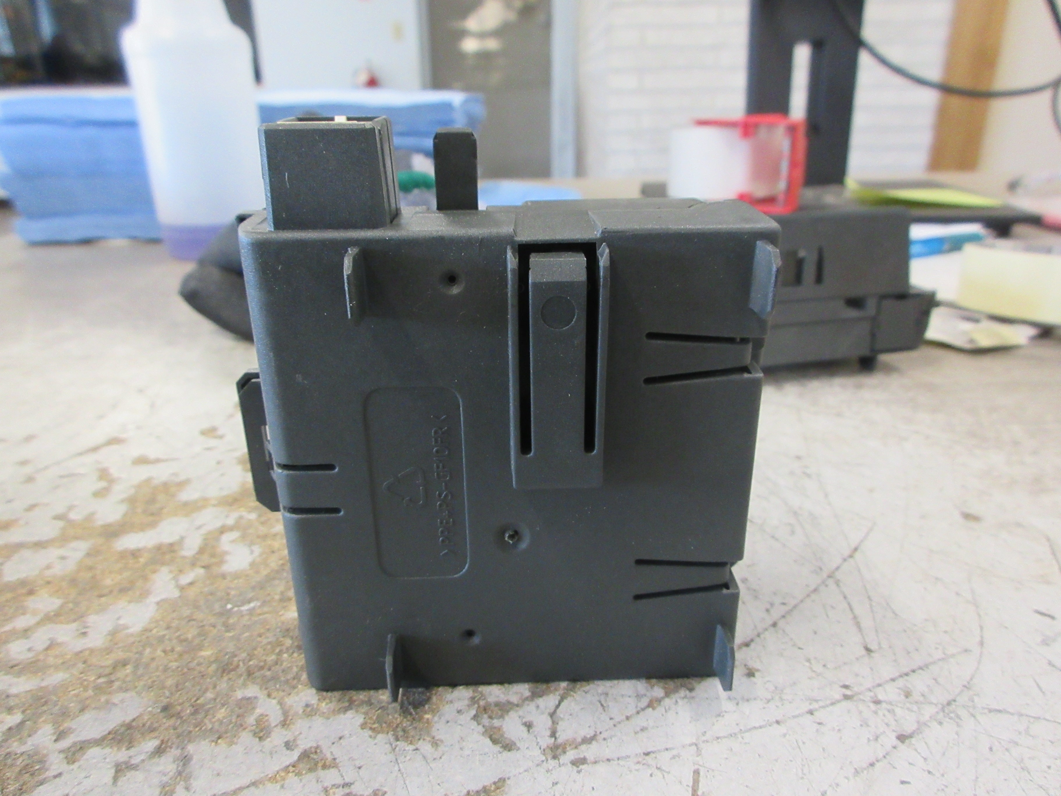 Siemens Simatic S7 Bus Module 6ES7 195-7HC00-0XA0 E-Stand: 05 Used