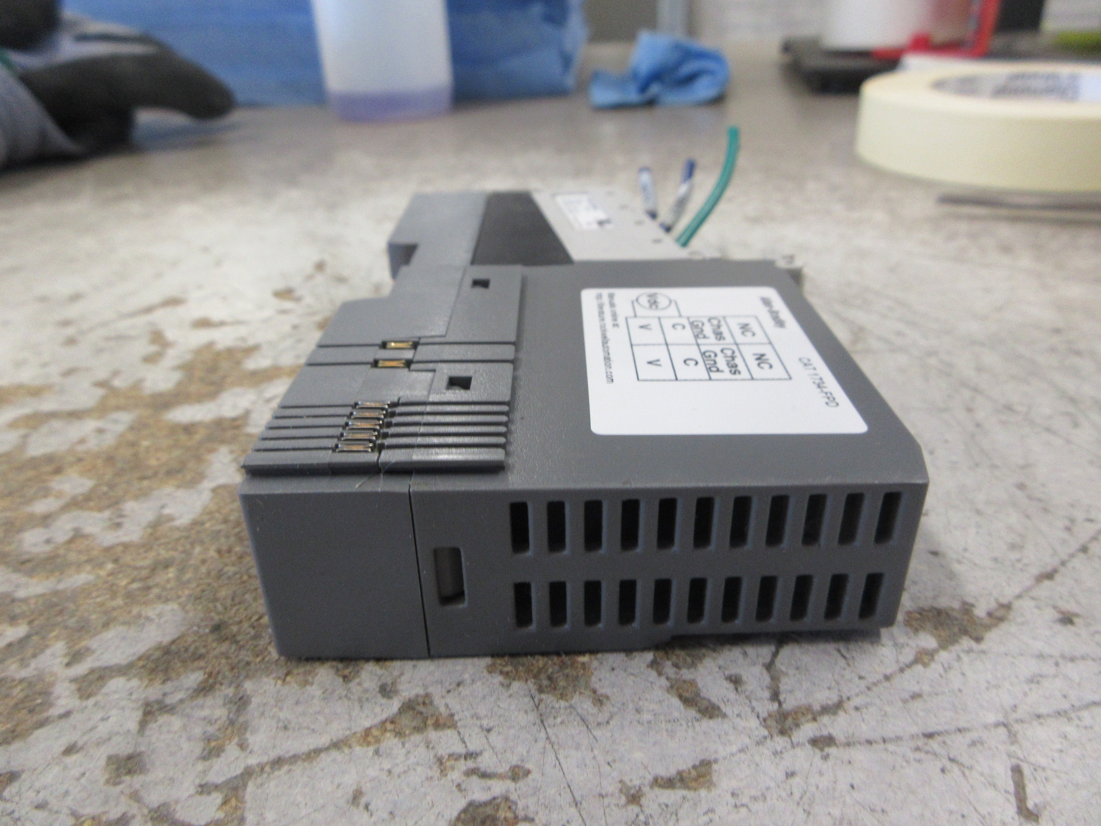 Allen-Bradley Point I/O Field Distributor Module 1734-FPD Ser. B Used