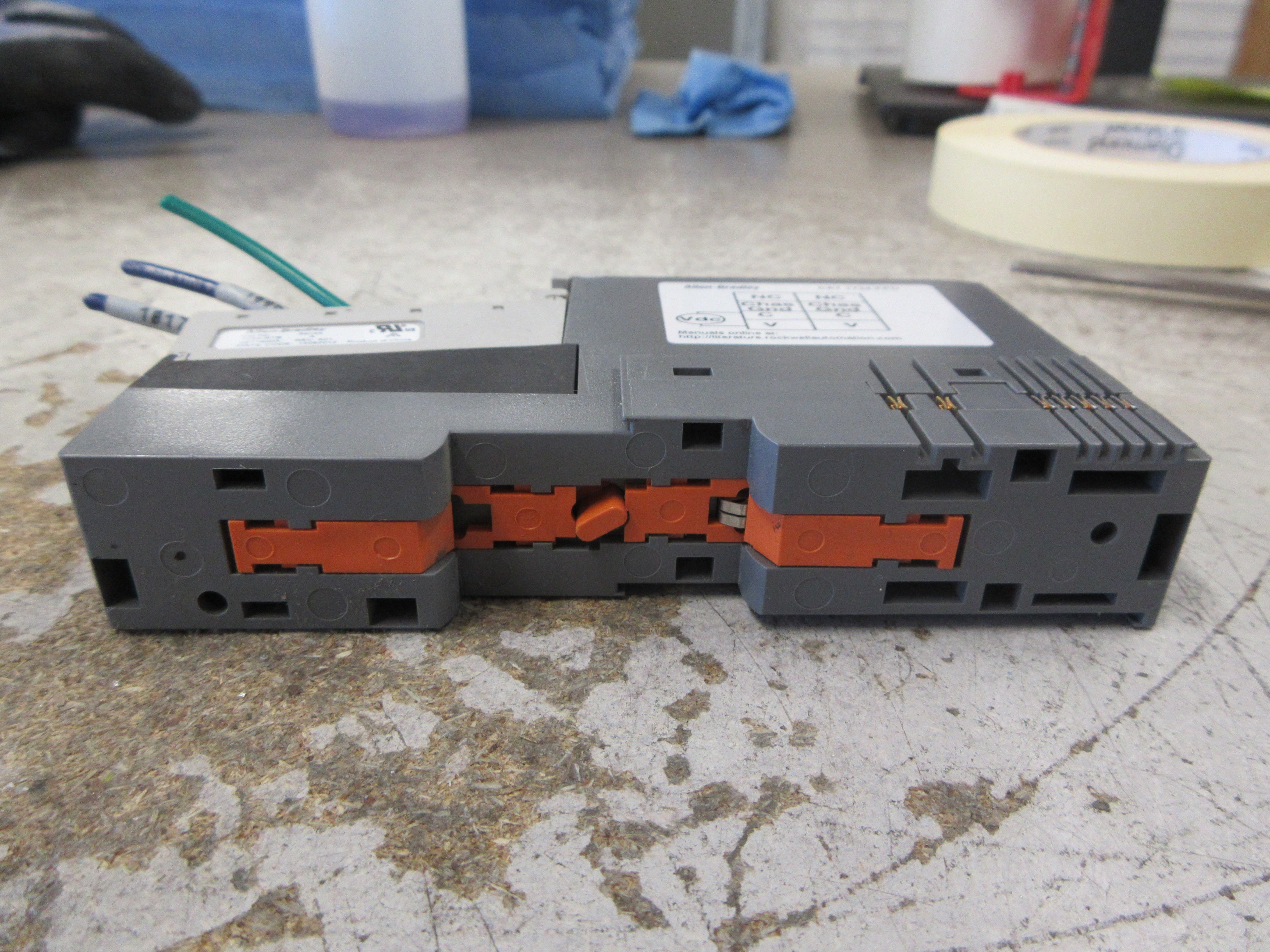 Allen-Bradley Point I/O Field Distributor Module 1734-FPD Ser. B Used