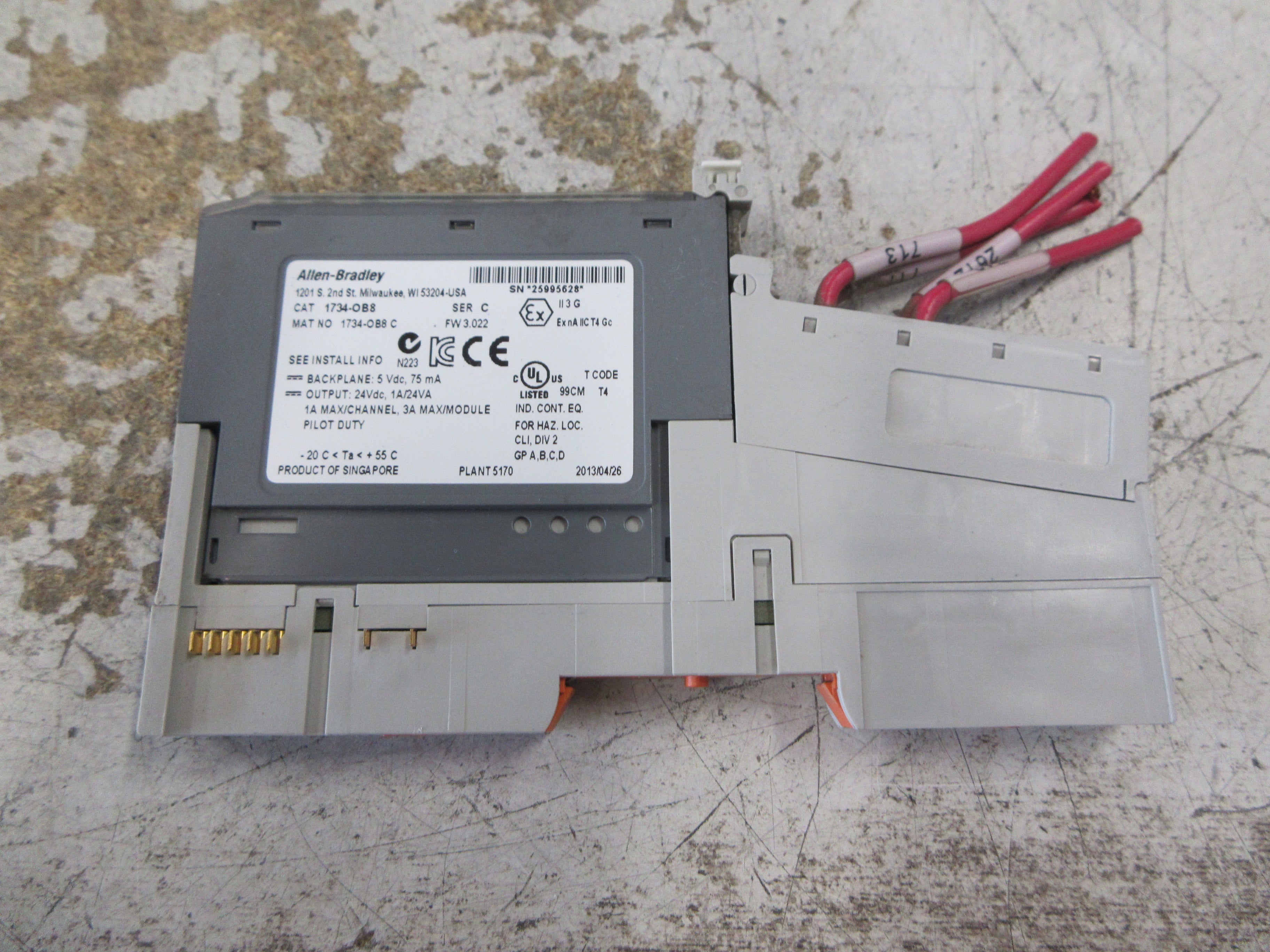 Allen-Bradley Point I/O Digital Output Module 1734-OB8 Ser. C FW: 3.022 Used
