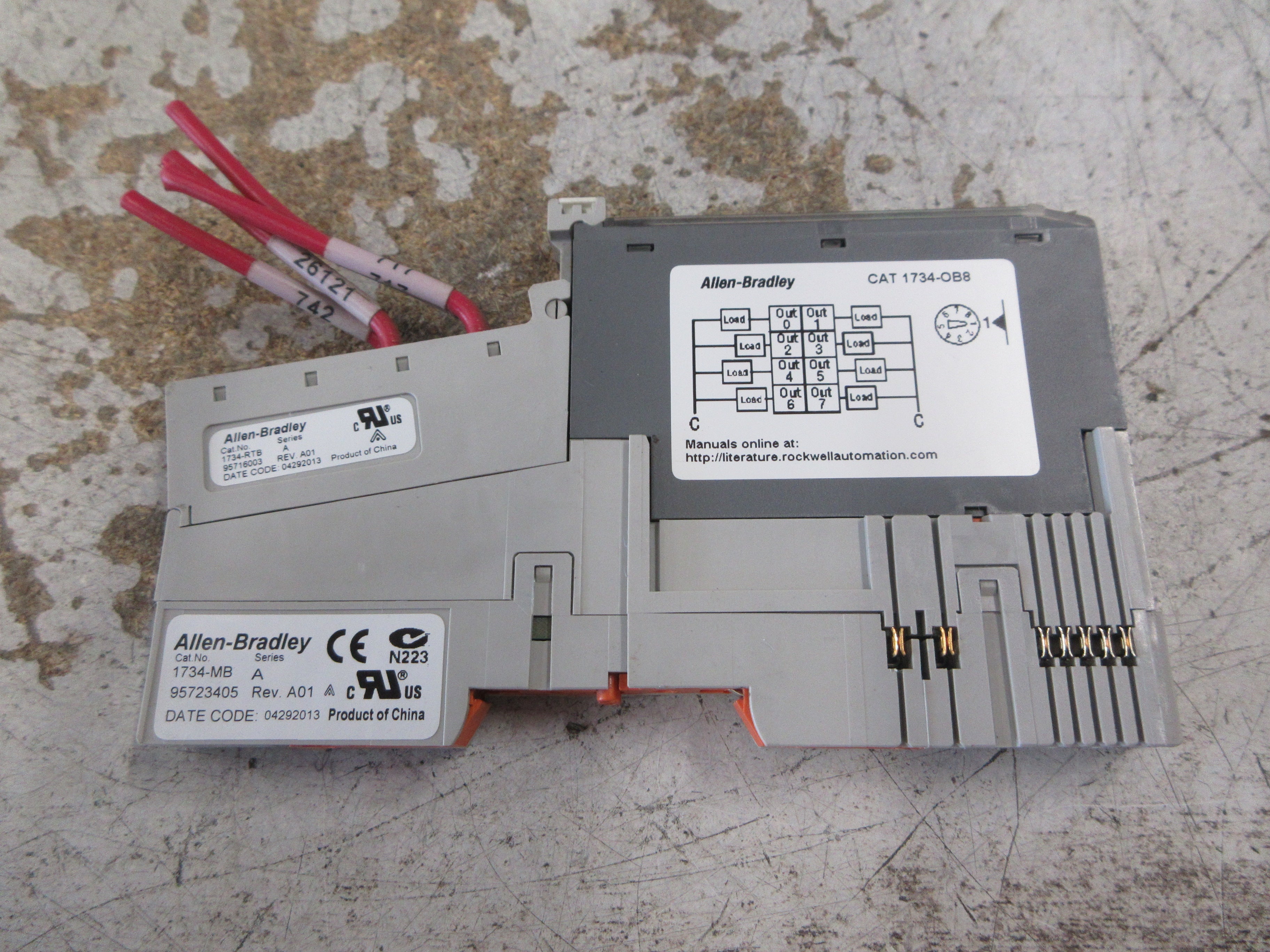 Allen-Bradley Point I/O Digital Output Module 1734-OB8 Ser. C FW: 3.022 Used