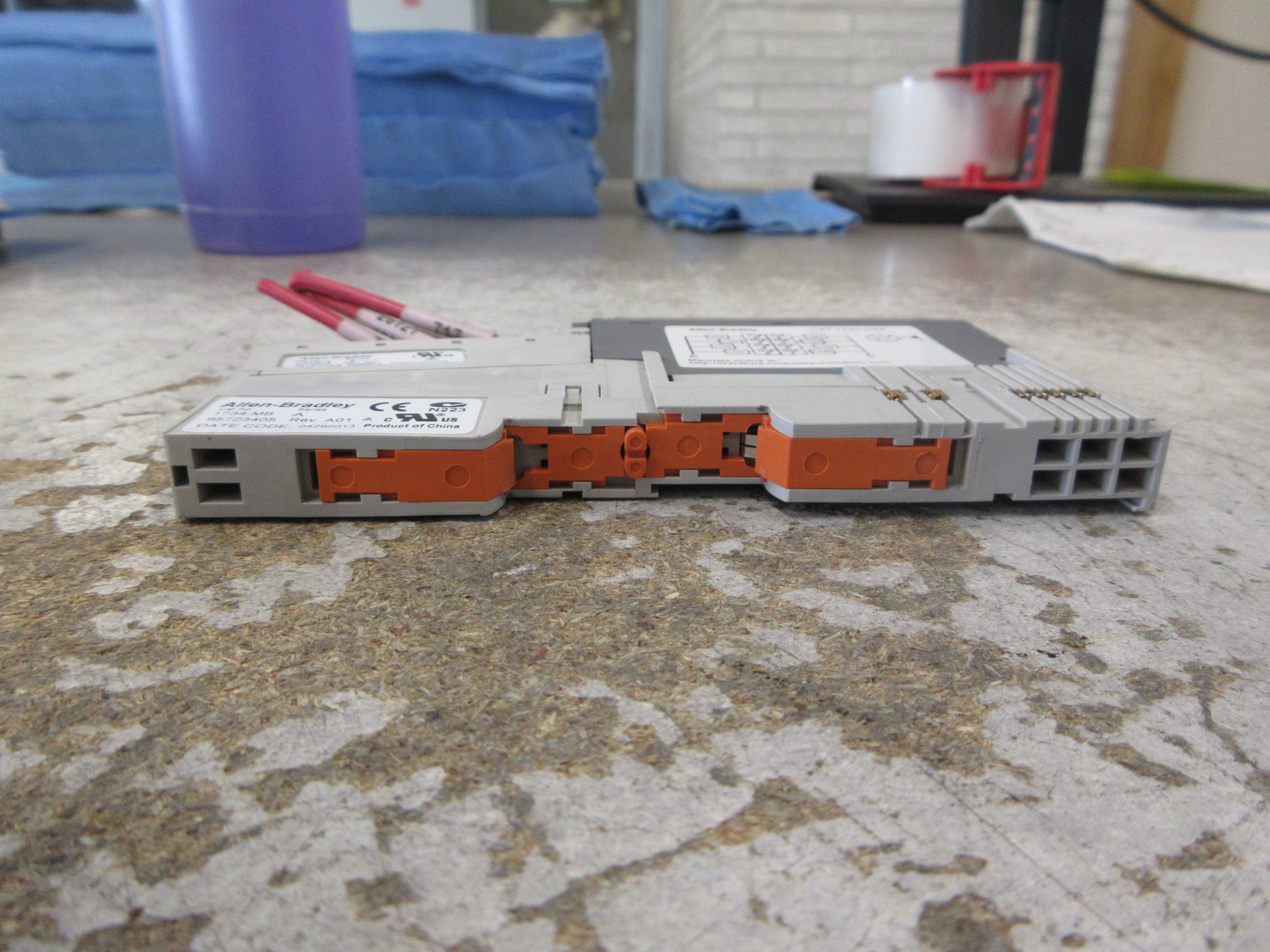 Allen-Bradley Point I/O Digital Output Module 1734-OB8 Ser. C FW: 3.022 Used
