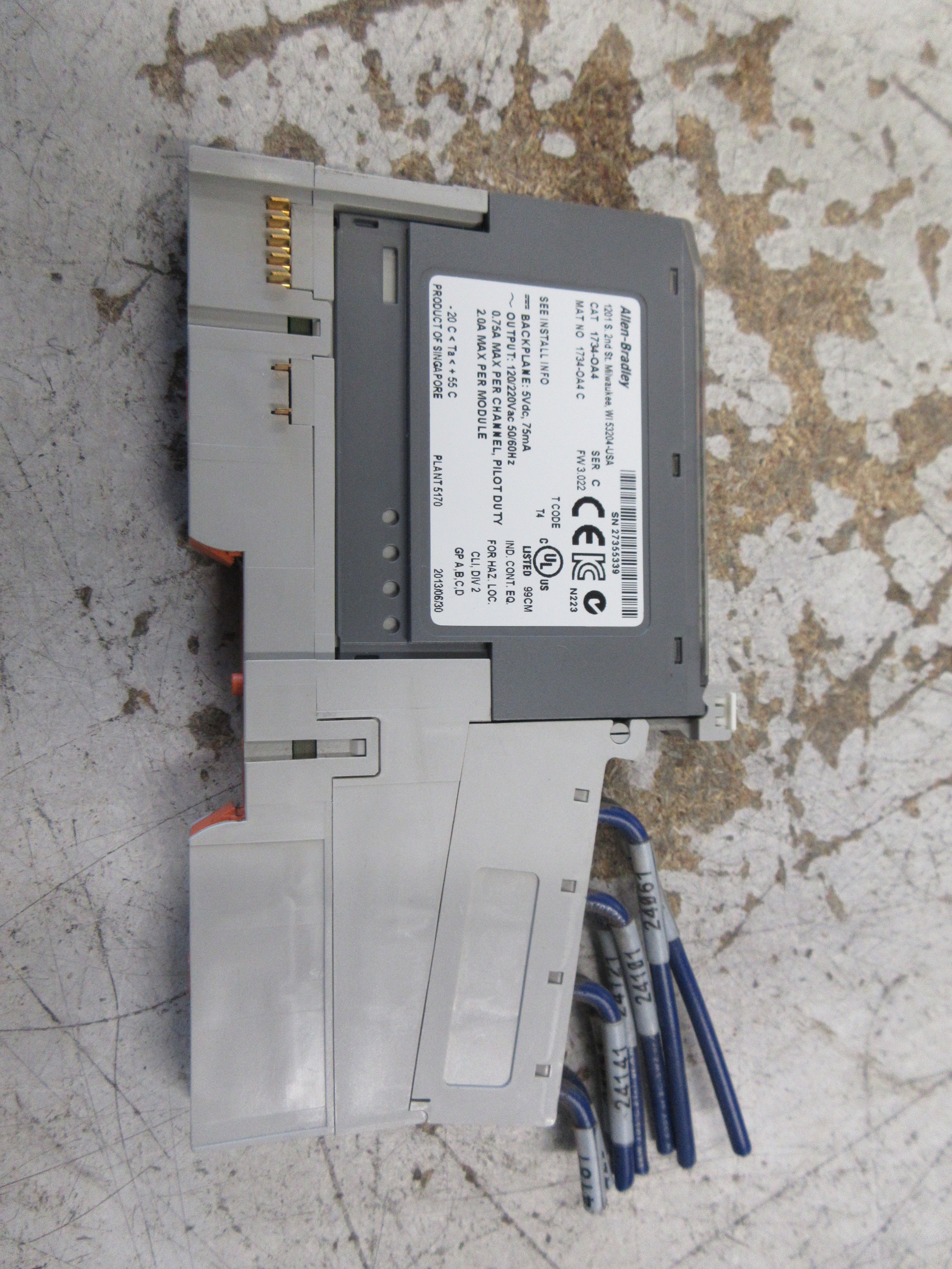 Allen-Bradley Point I/O Digital Output Module 1734-OA4 Ser. C FW: 3.022 Used