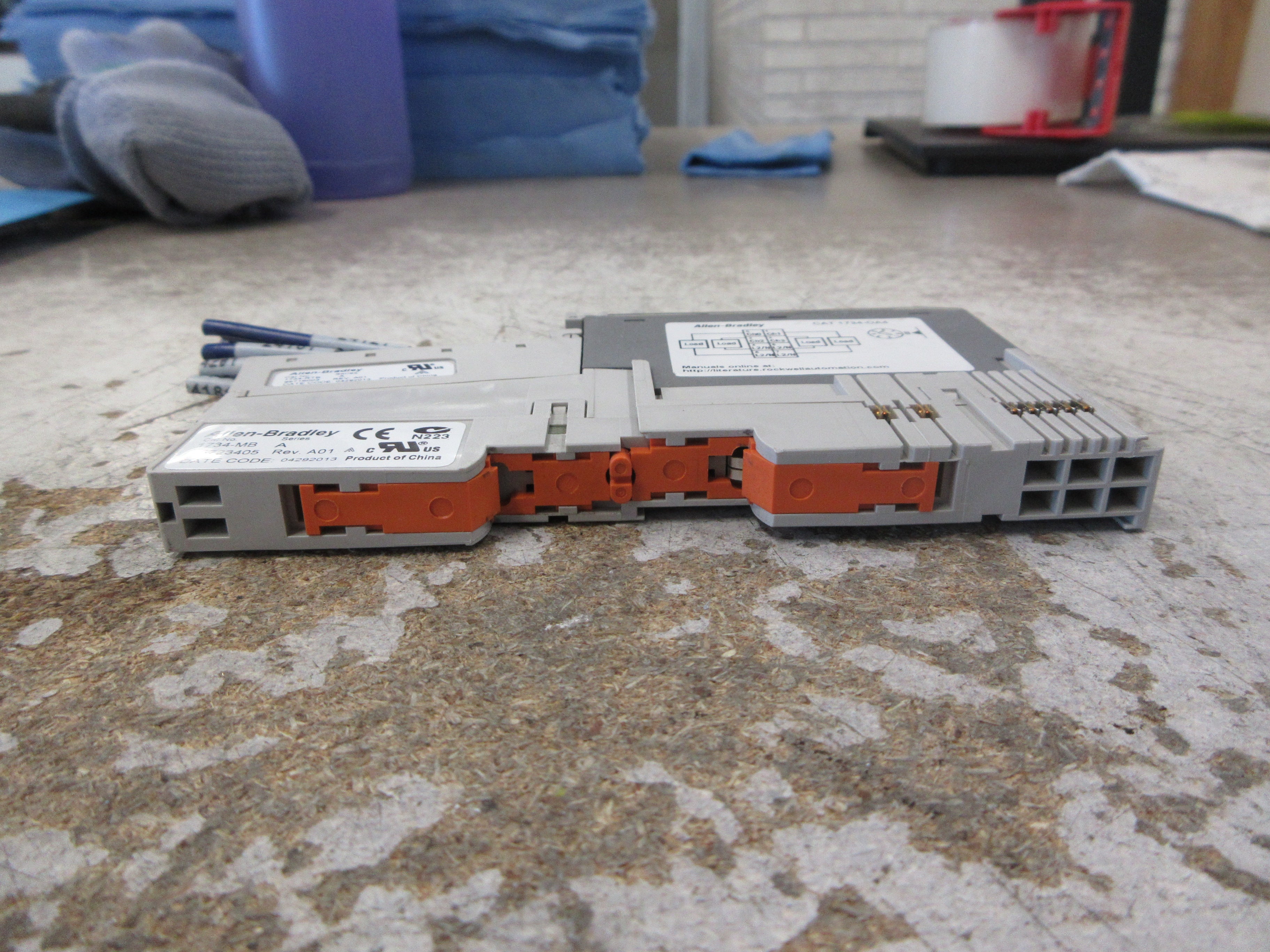 Allen-Bradley Point I/O Digital Output Module 1734-OA4 Ser. C FW: 3.022 Used
