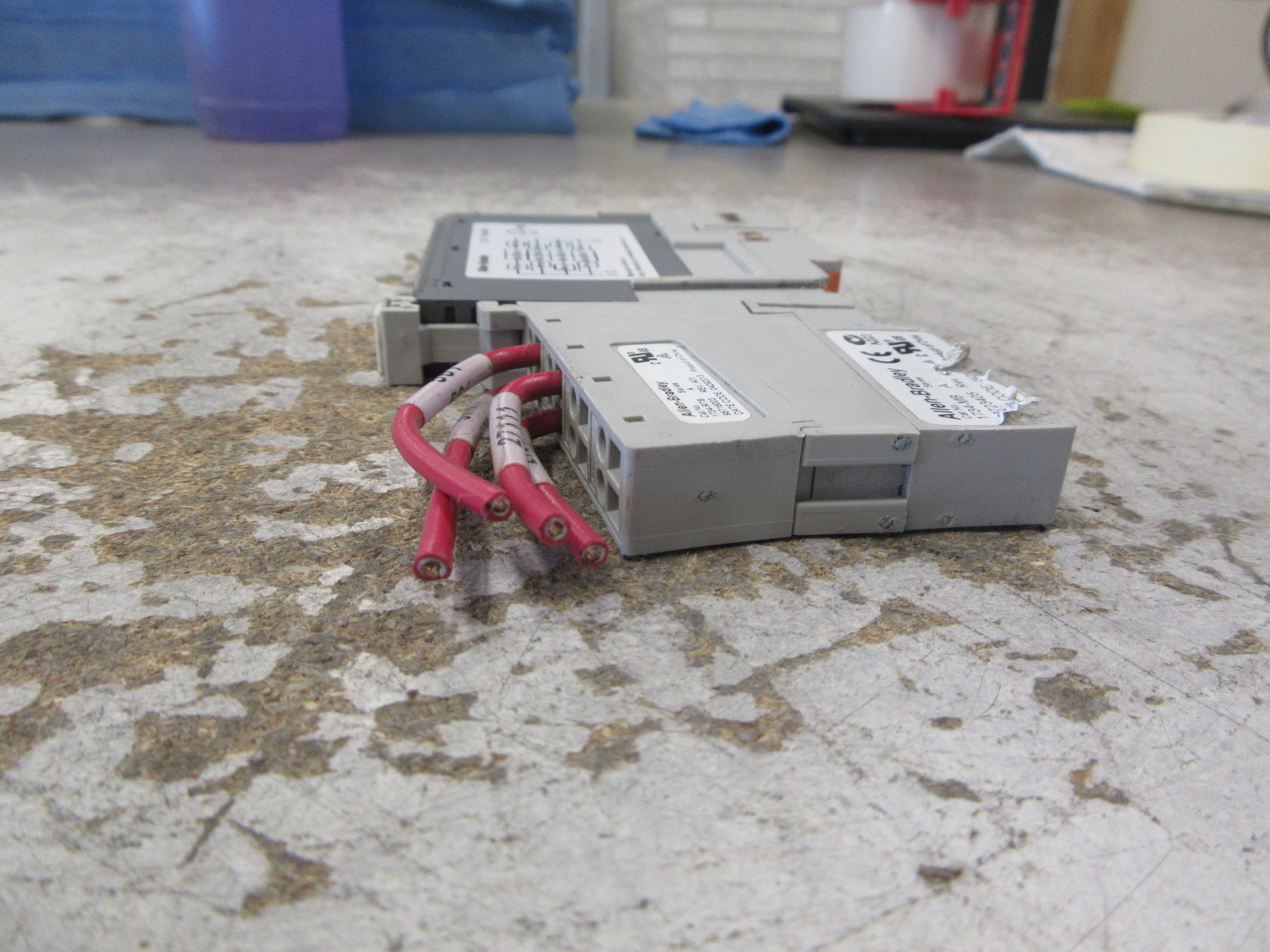 Allen-Bradley Point I/O Digital Input Module 1734-IB8 Ser. D FW: 3.022 8PT Used