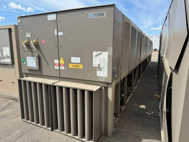 York YCAV Air Cooled Chiller YCAV0417VA46V 400 Ton (417 Ton Nominal) 460V Used