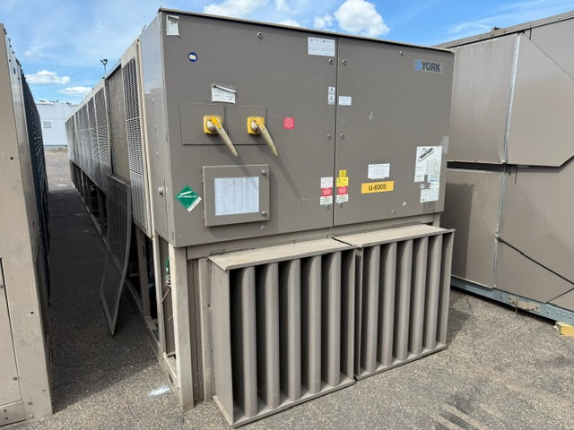 York YCAV Air Cooled Chiller YCAV0417VA46V 400 Ton (417 Ton Nominal) 460V Used