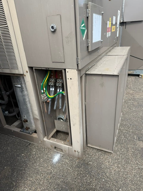 York YCAV Air Cooled Chiller YCAV0417VA46V 400 Ton (417 Ton Nominal) 460V Used